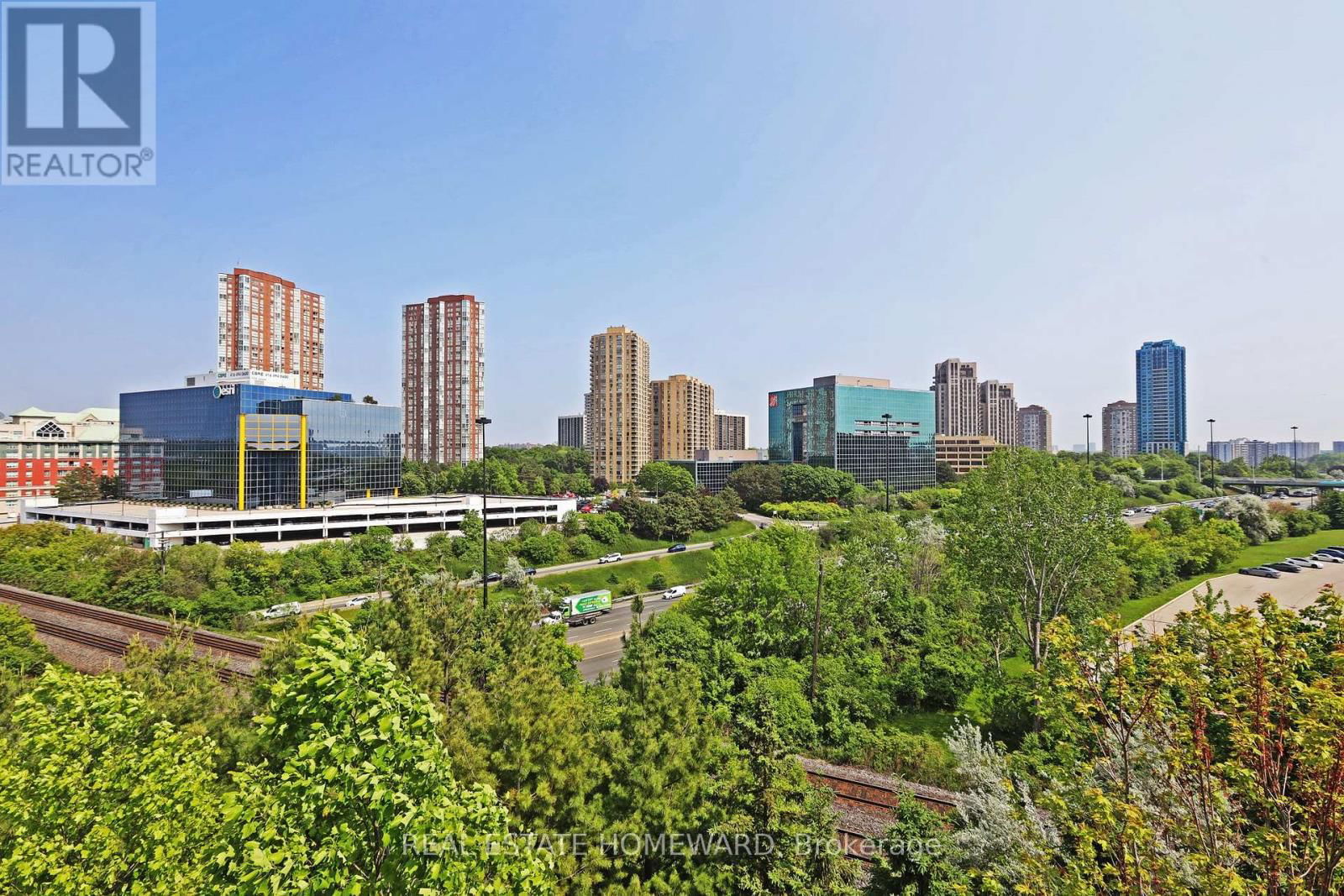 #608 - 120 DALLIMORE CIRCLE Image 31