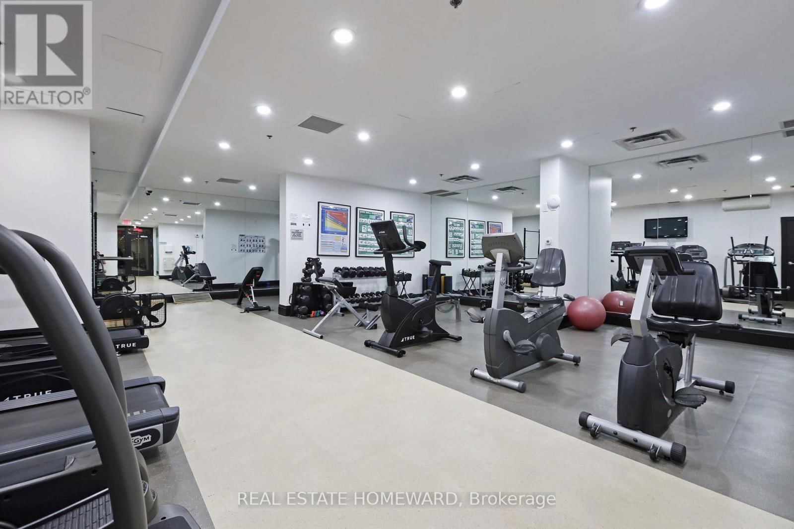 #608 - 120 DALLIMORE CIRCLE Image 32