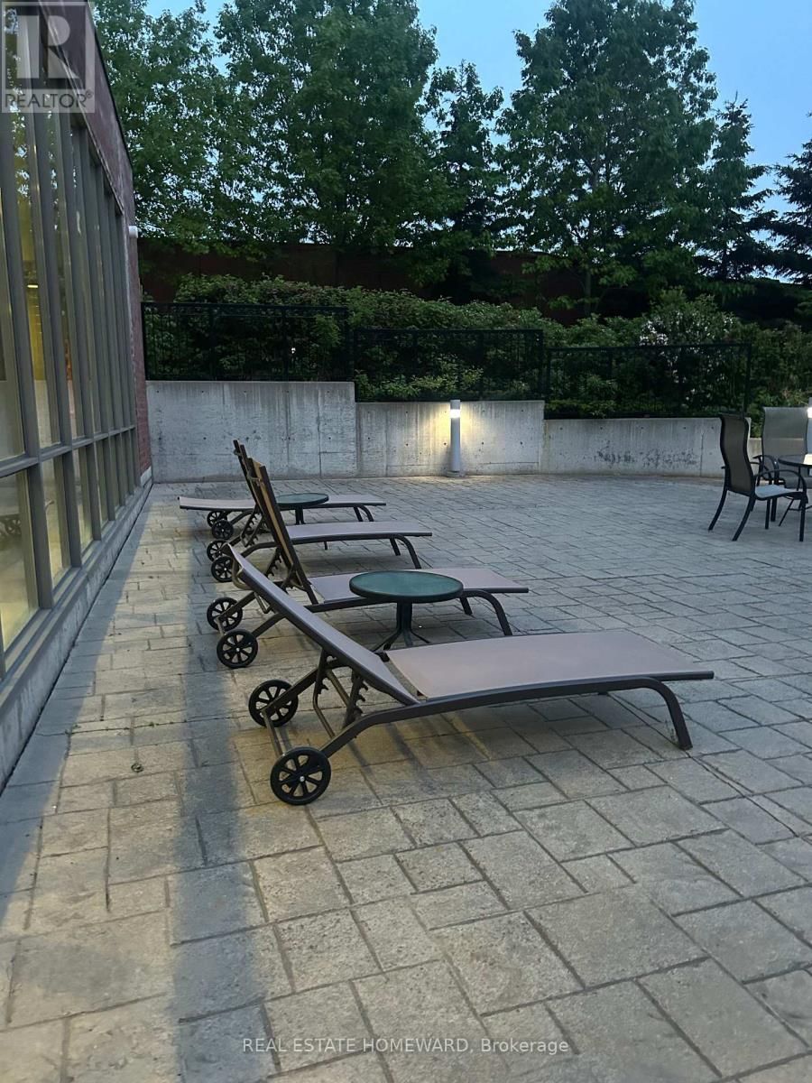 #608 - 120 DALLIMORE CIRCLE Image 39