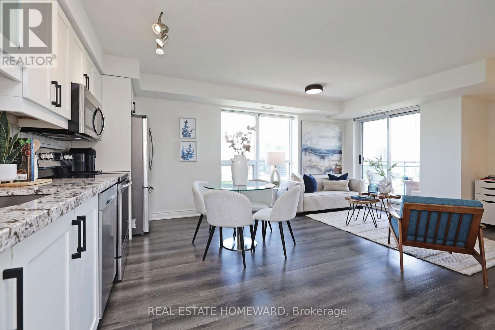 #608 - 120 DALLIMORE CIRCLE Image 4