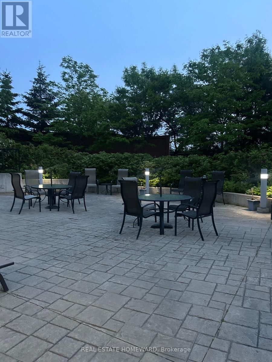 #608 - 120 DALLIMORE CIRCLE Image 40