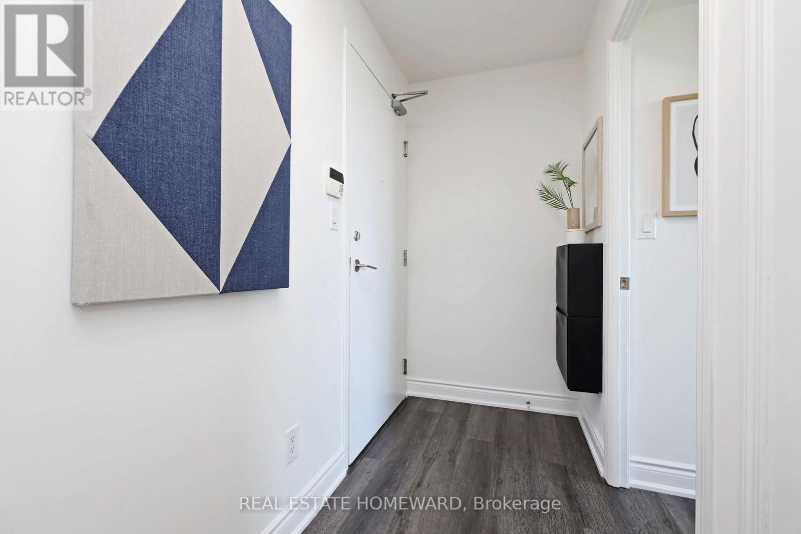 #608 - 120 DALLIMORE CIRCLE Image 5