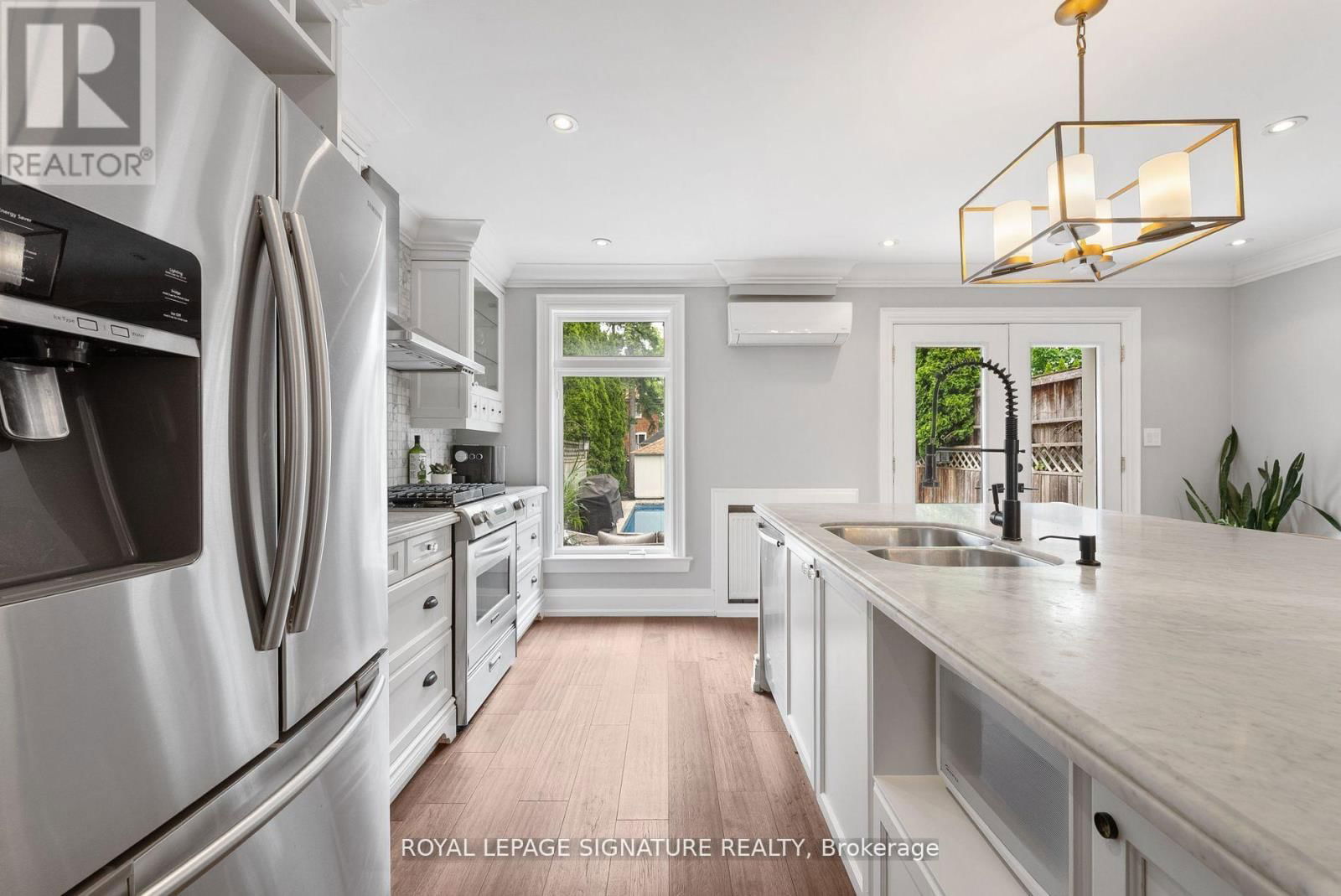 40 SOUTHVALE DRIVE Image 10