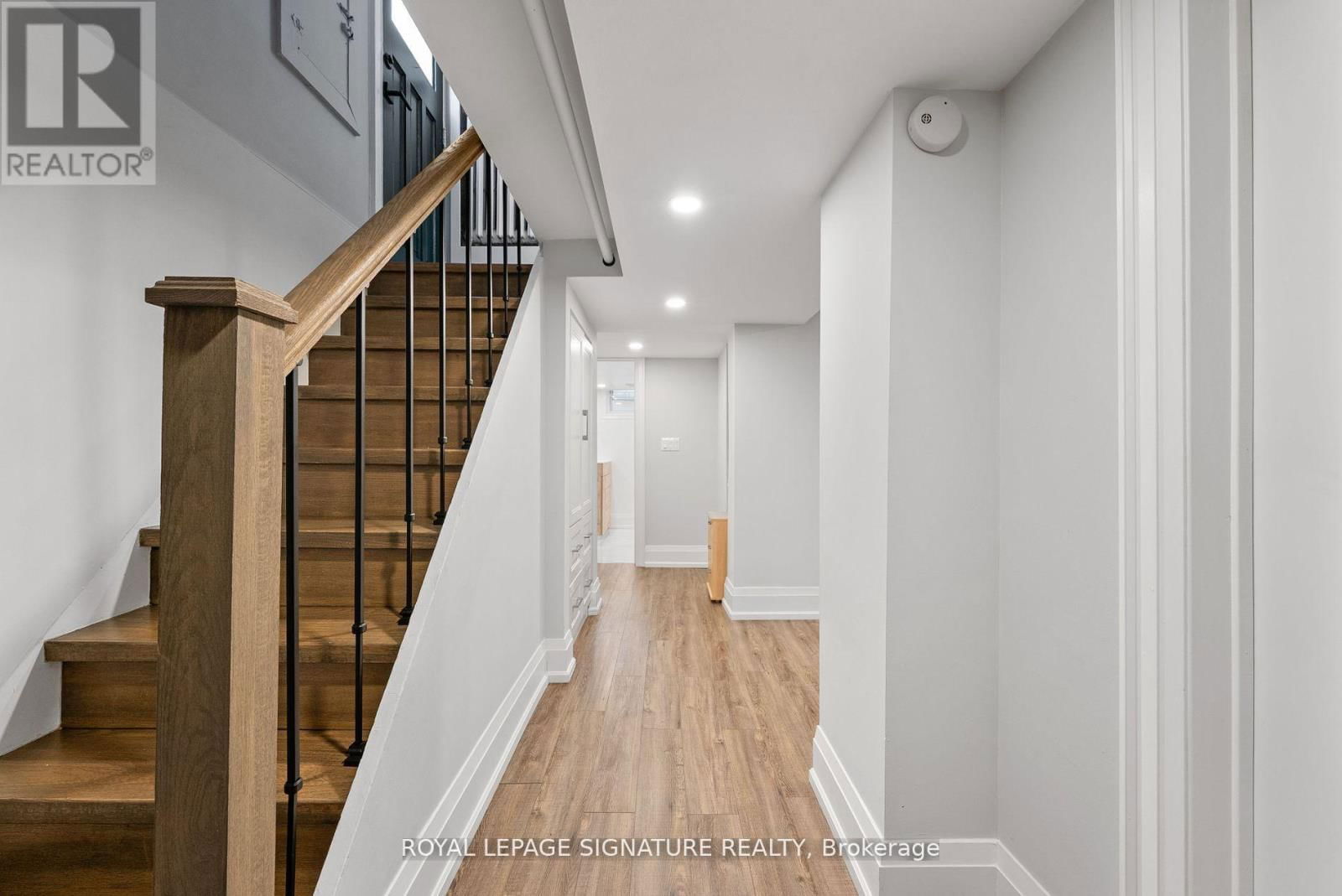 40 SOUTHVALE DRIVE Image 19