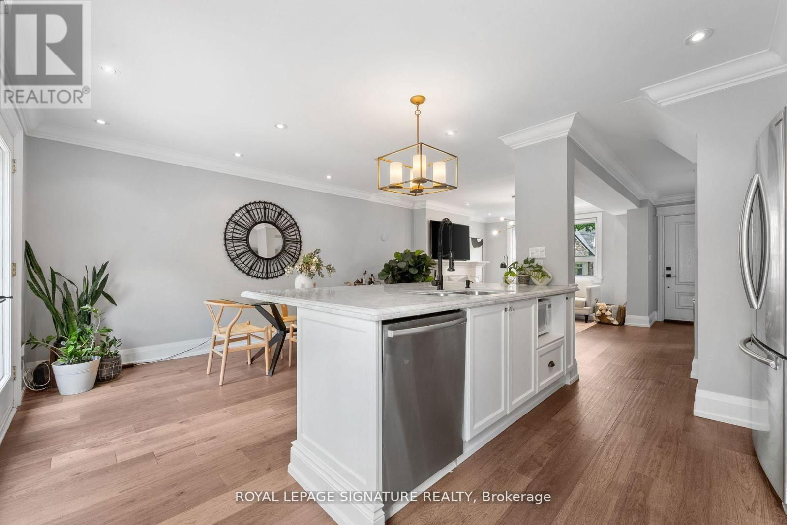 40 SOUTHVALE DRIVE Image 8
