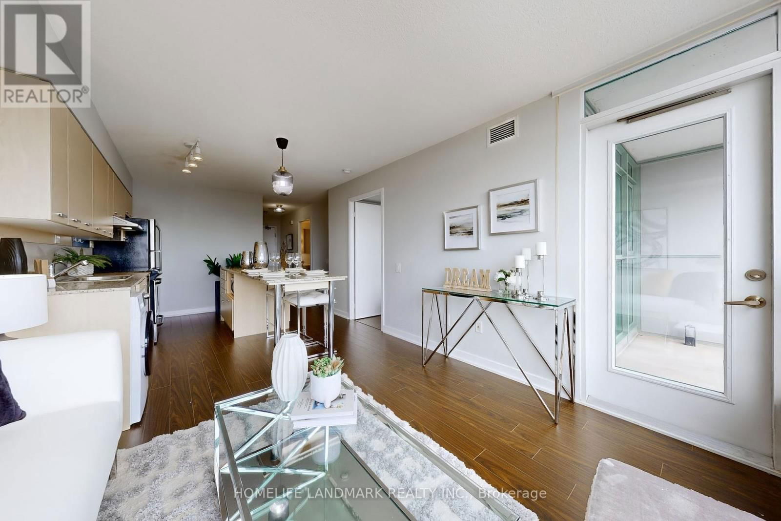 1103 - 15 SINGER COURT Image 9