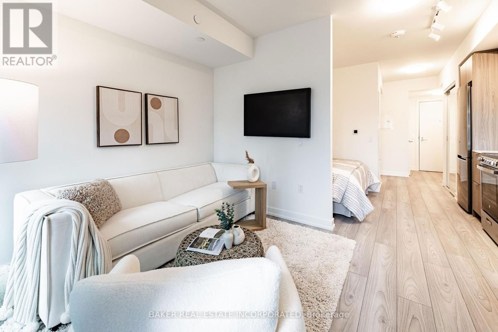 512 - 223 REDPATH AVENUE Image 1