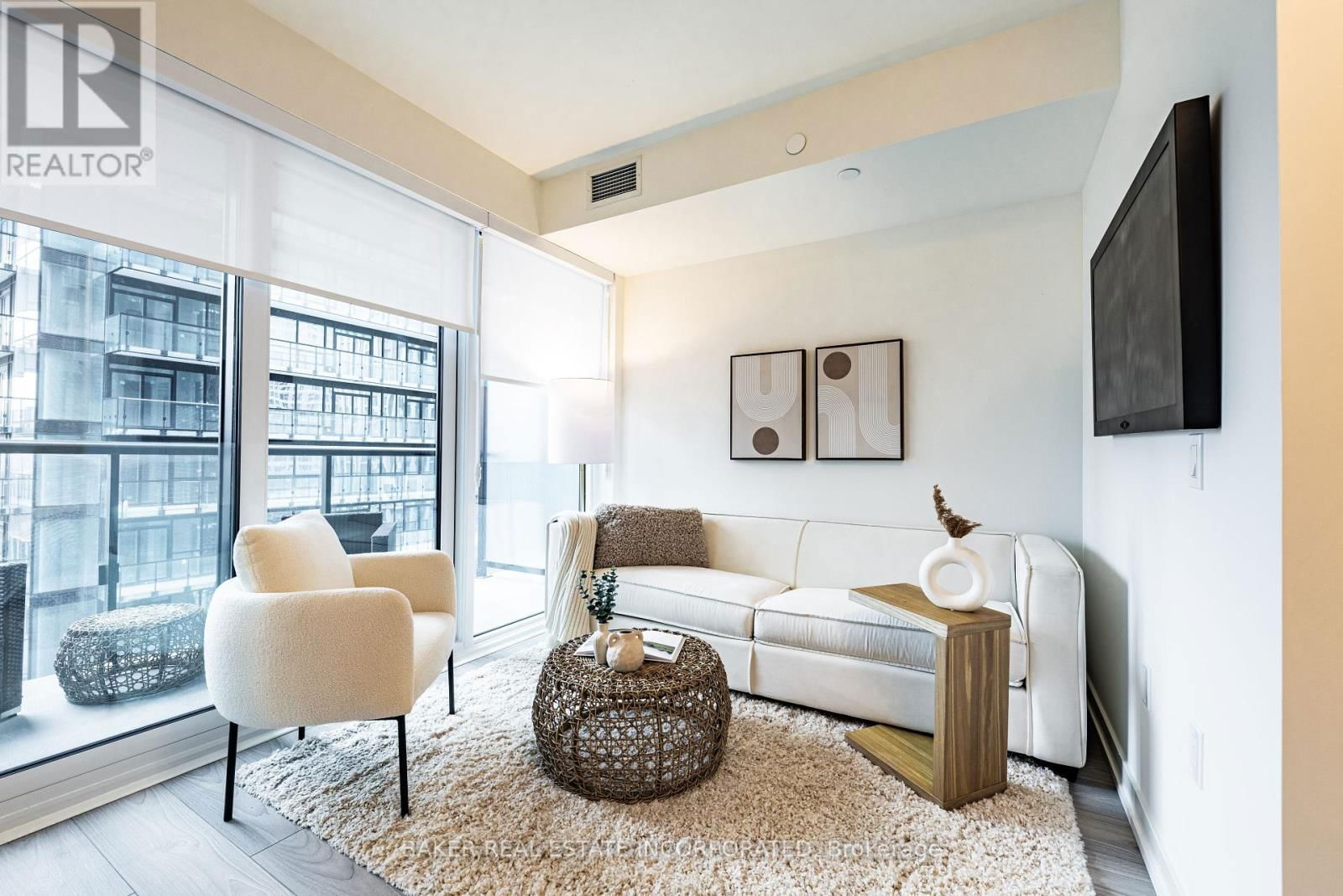 512 - 223 REDPATH AVENUE Image 11