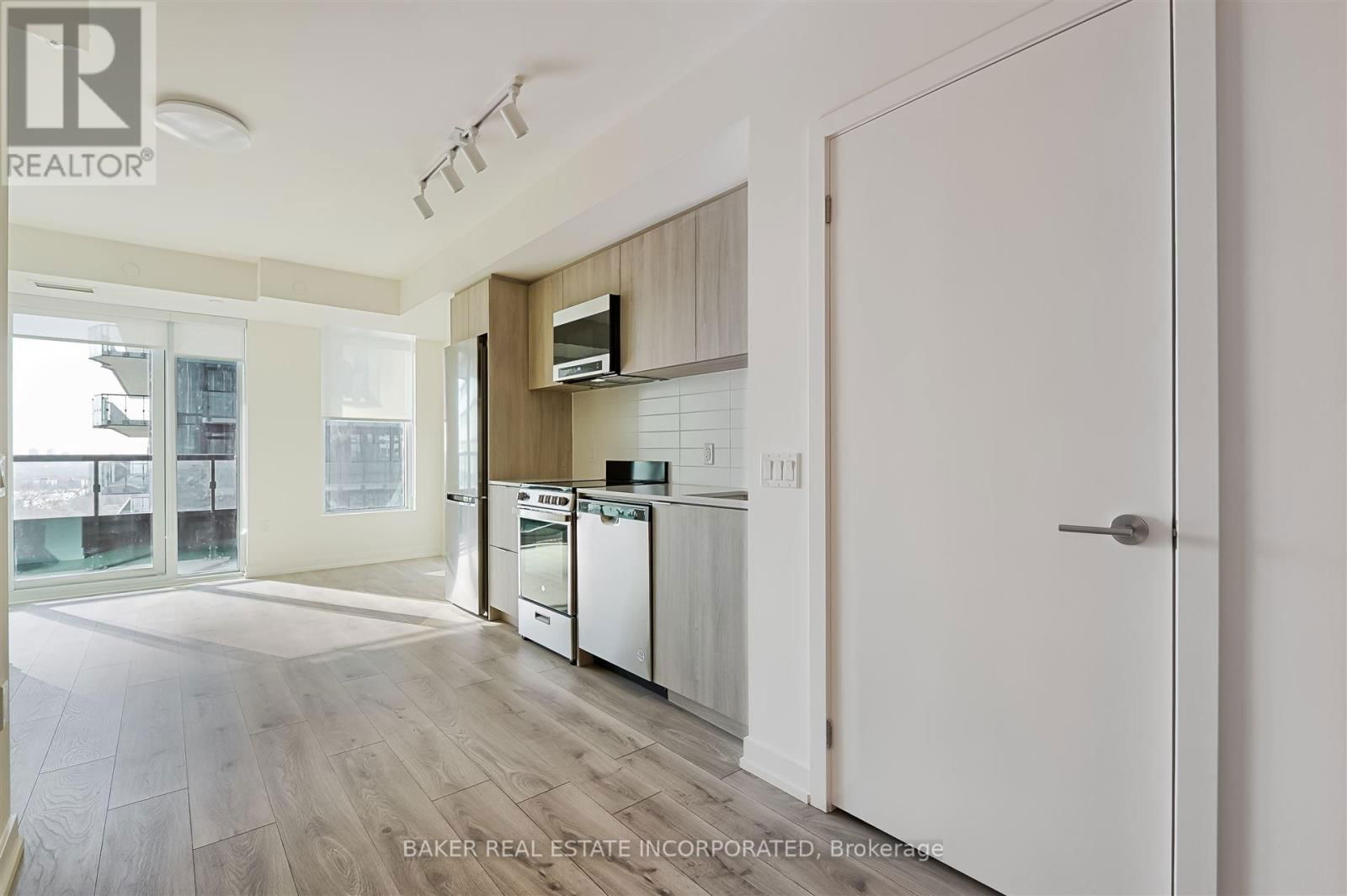 1801 - 223 REDPATH AVENUE Image 5