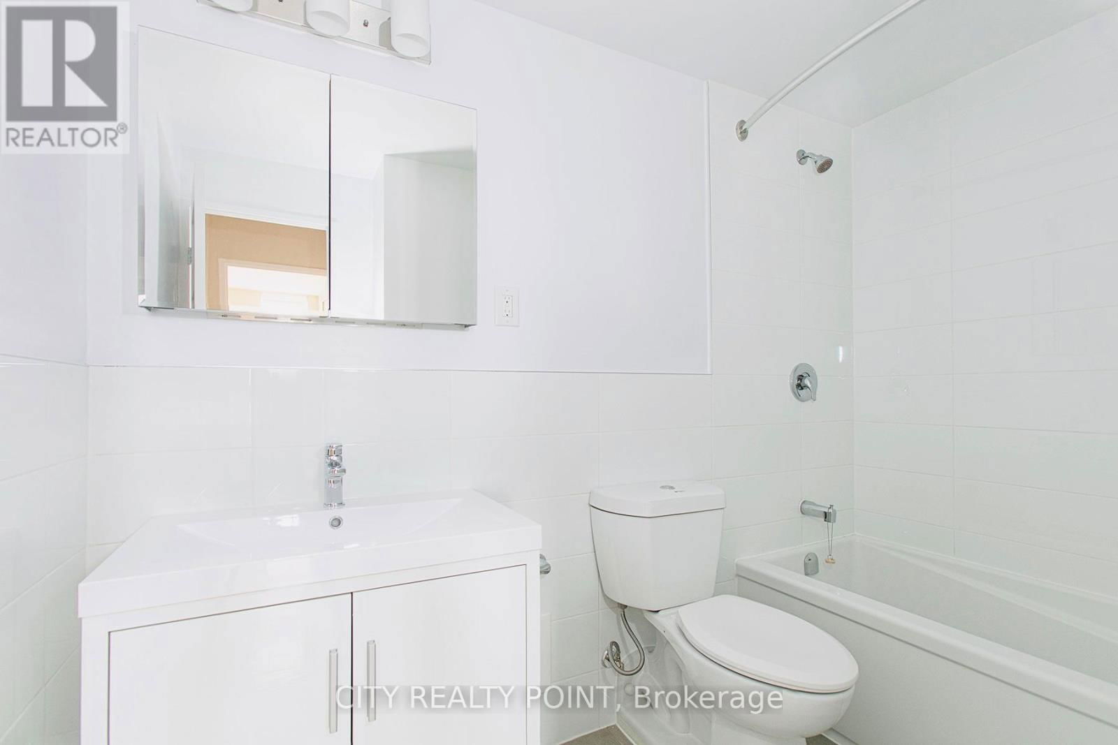 1010 - 666 SPADINA AVENUE Image 10