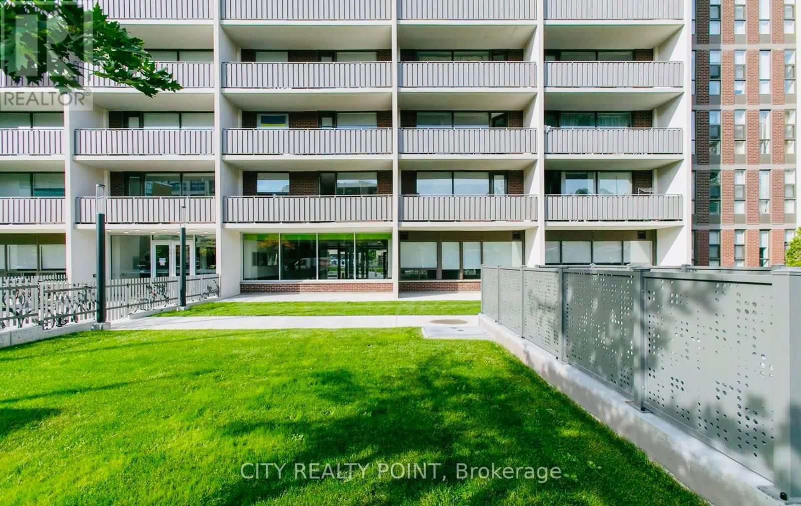 1010 - 666 SPADINA AVENUE Image 22