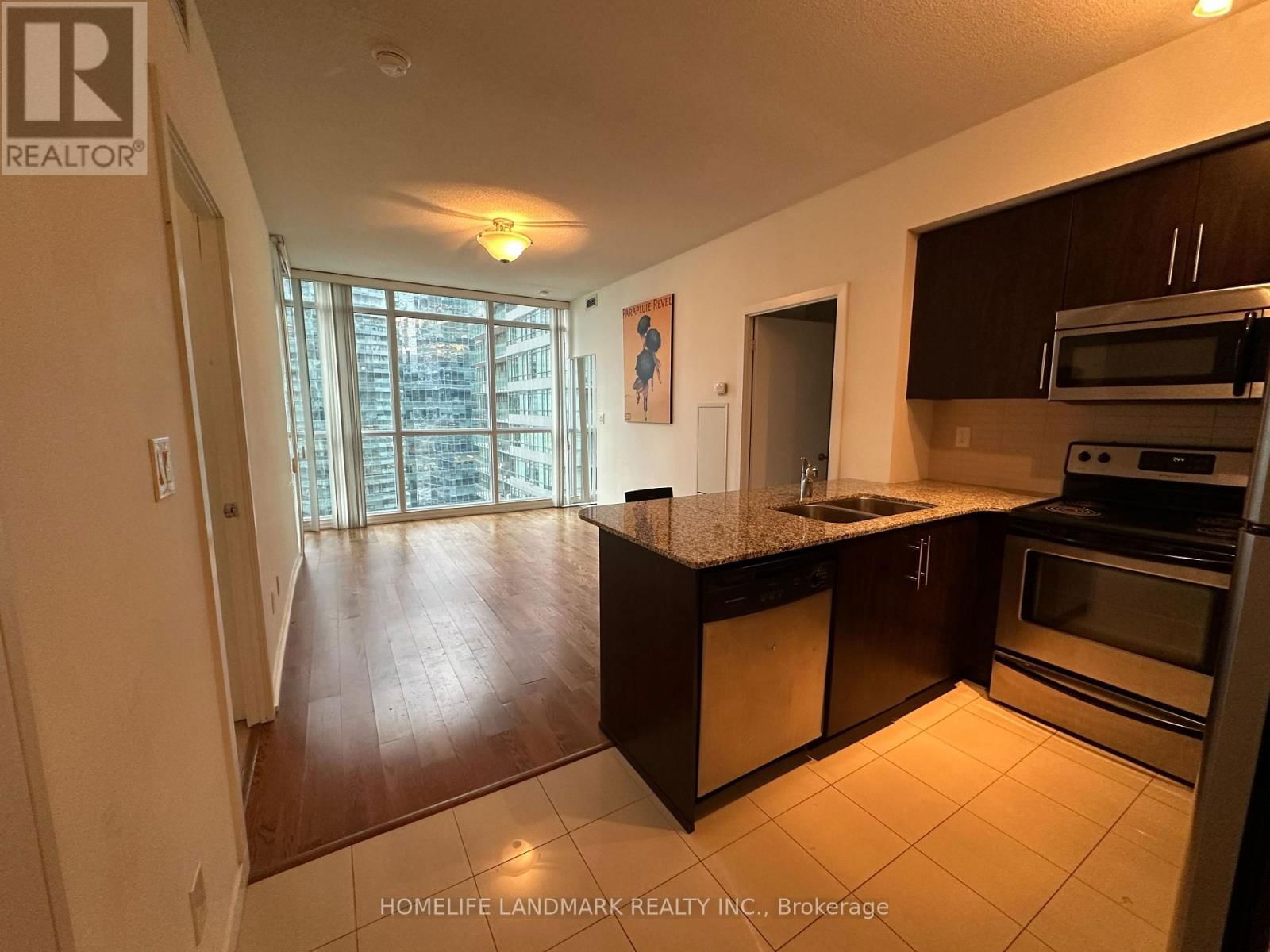 2701 - 65 BREMNER BOULEVARD Image 4