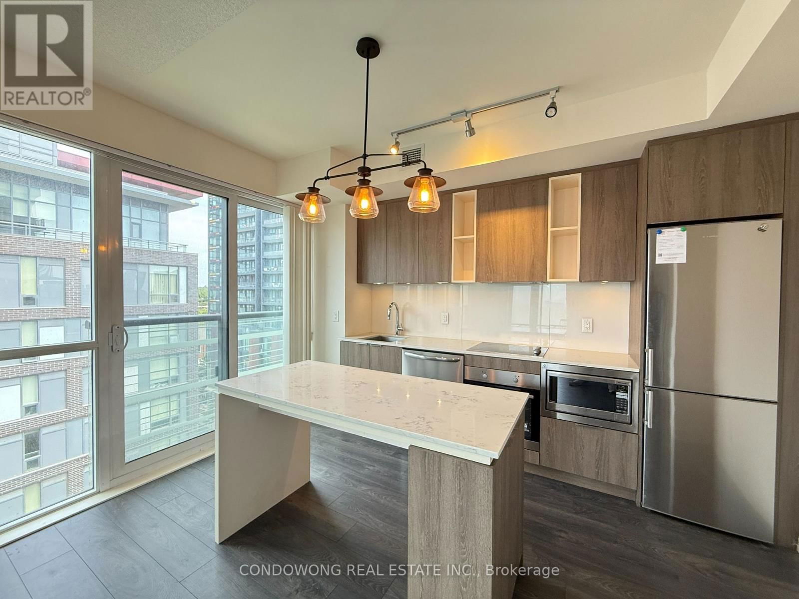 809 - 200 SACKVILLE STREET Image 1
