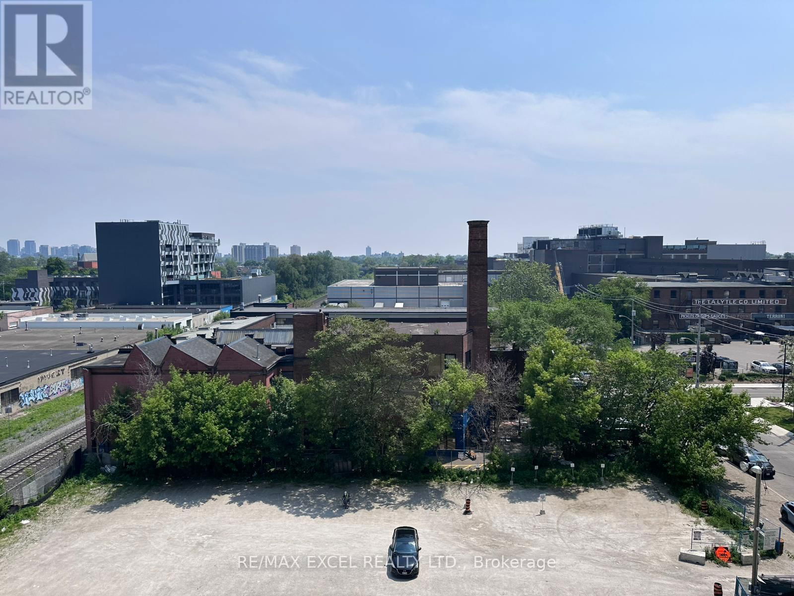 603 - 181 STERLING ROAD Image 12
