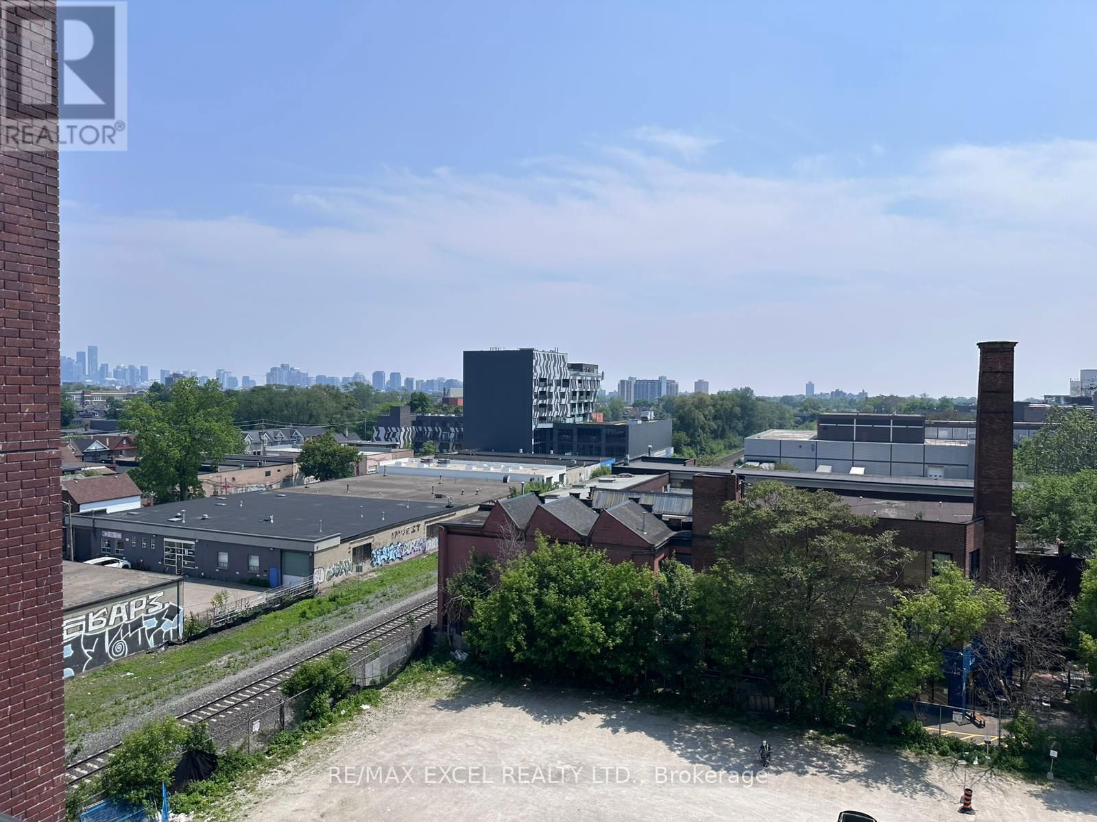 603 - 181 STERLING ROAD Image 14
