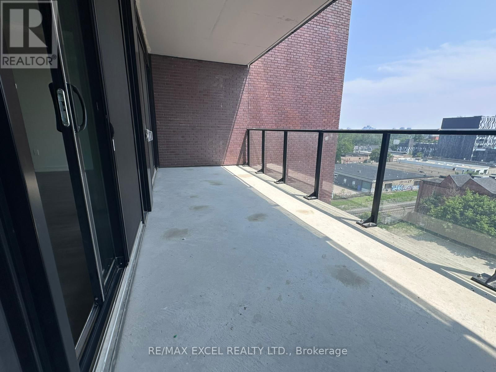603 - 181 STERLING ROAD Image 15