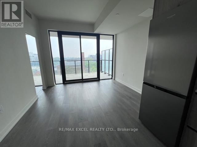 603 - 181 STERLING ROAD Image 7