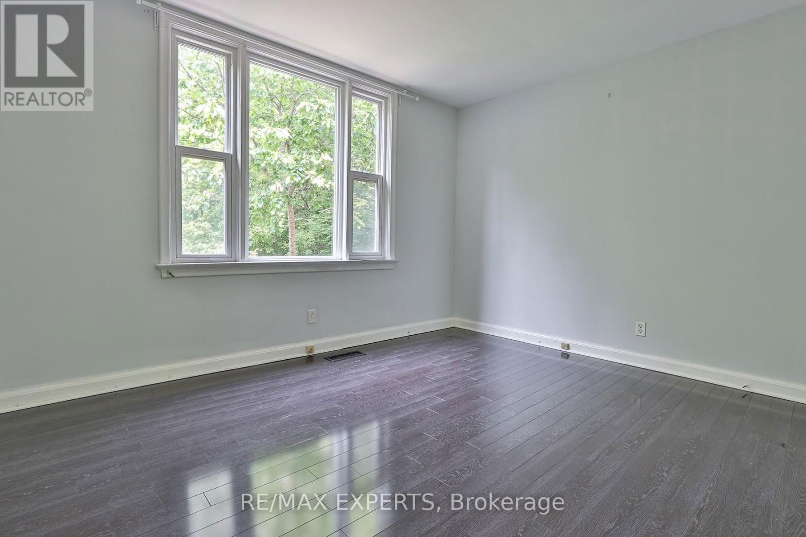 2 - 237 DOUGLAS AVENUE Image 6