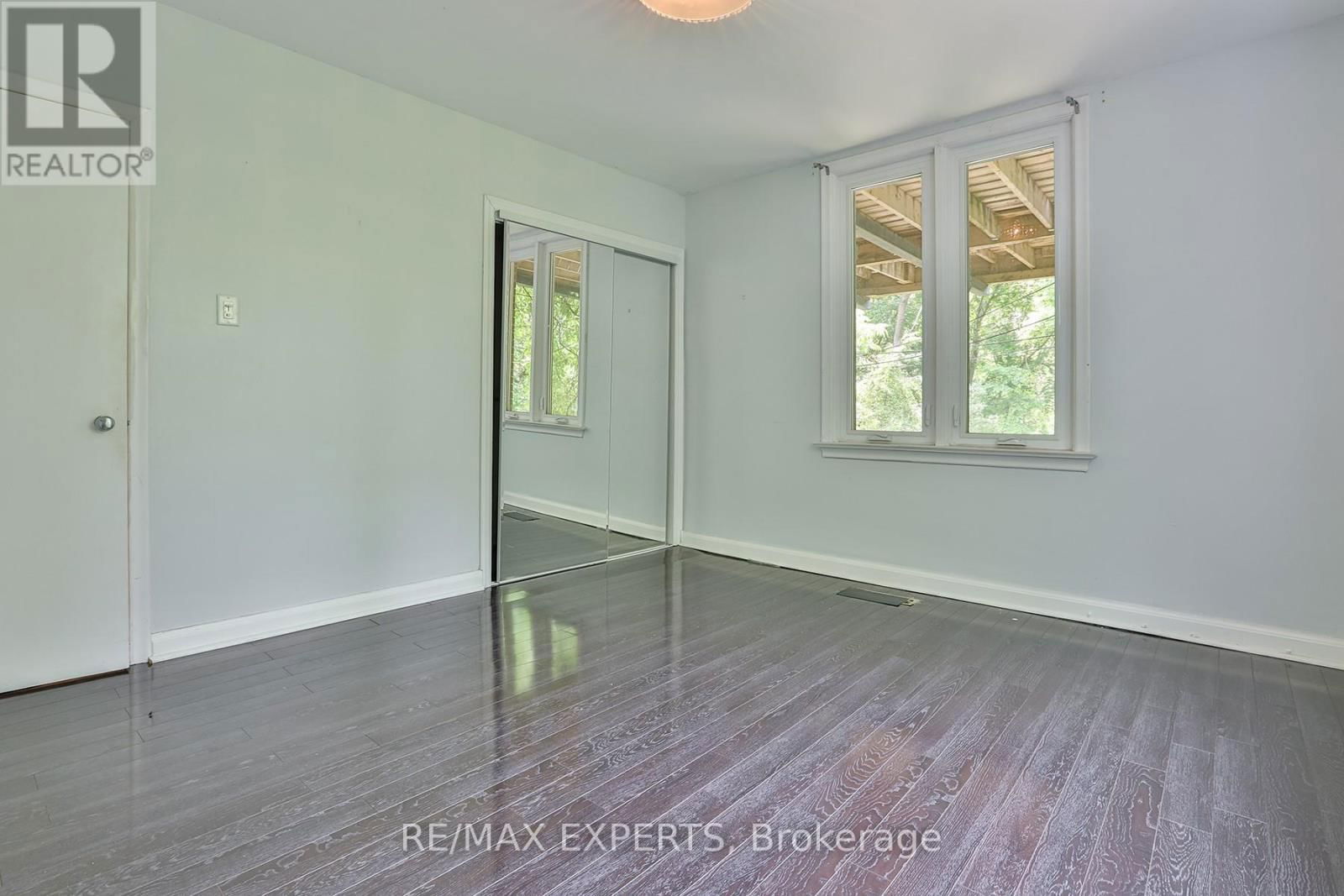 2 - 237 DOUGLAS AVENUE Image 7