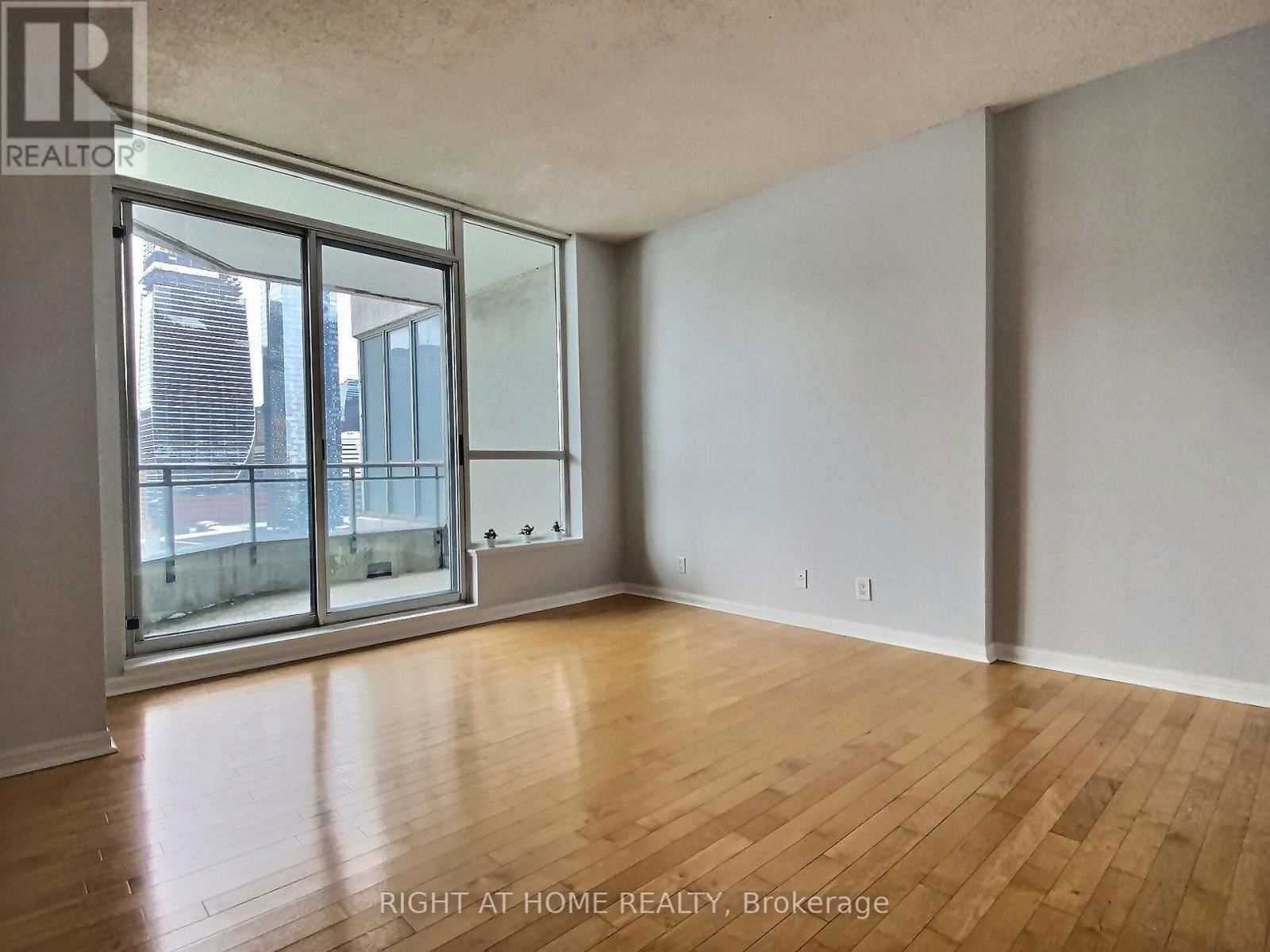 2125 - 230 QUEENS QUAY WEST Image 12