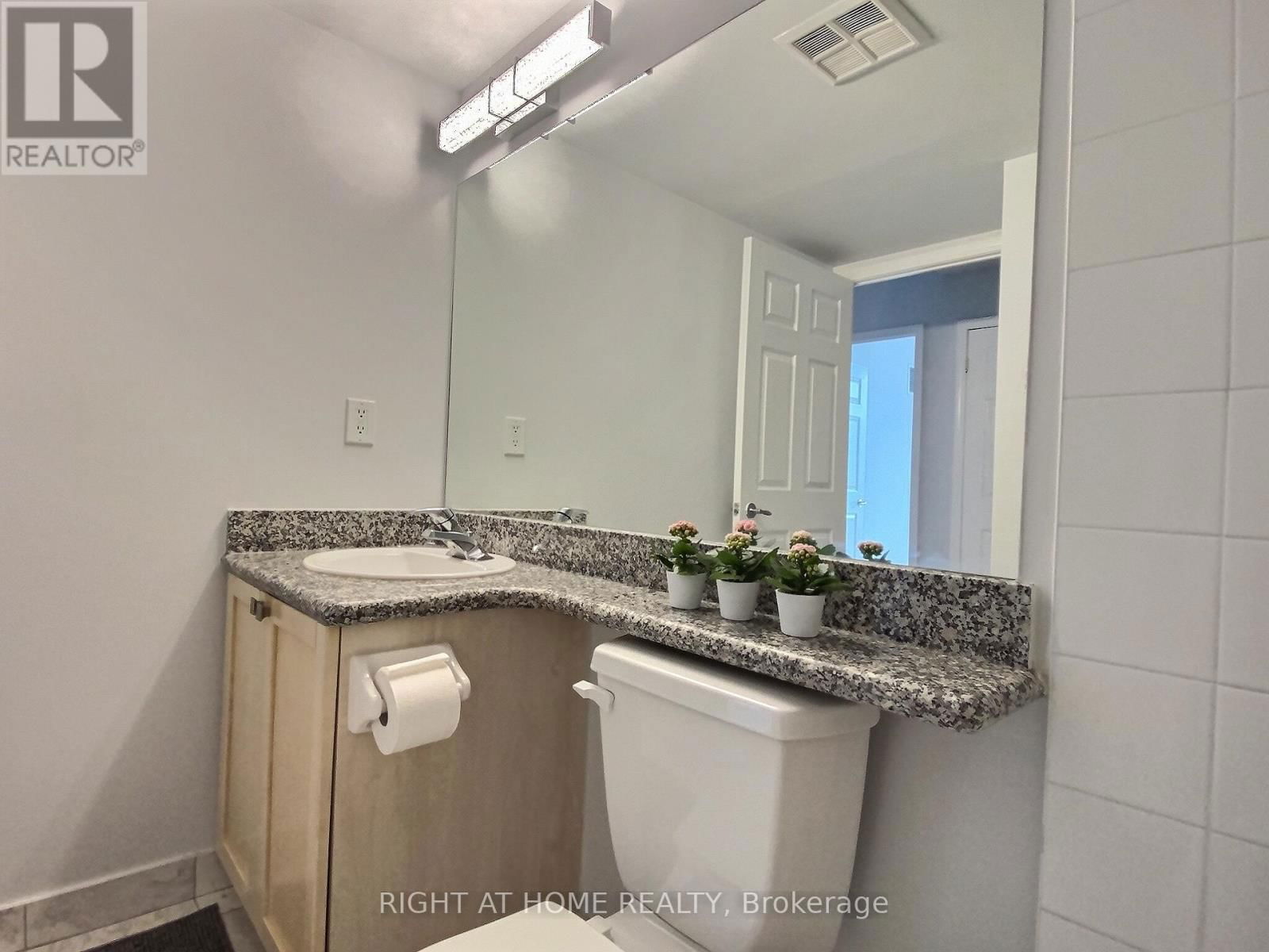 2125 - 230 QUEENS QUAY WEST Image 14