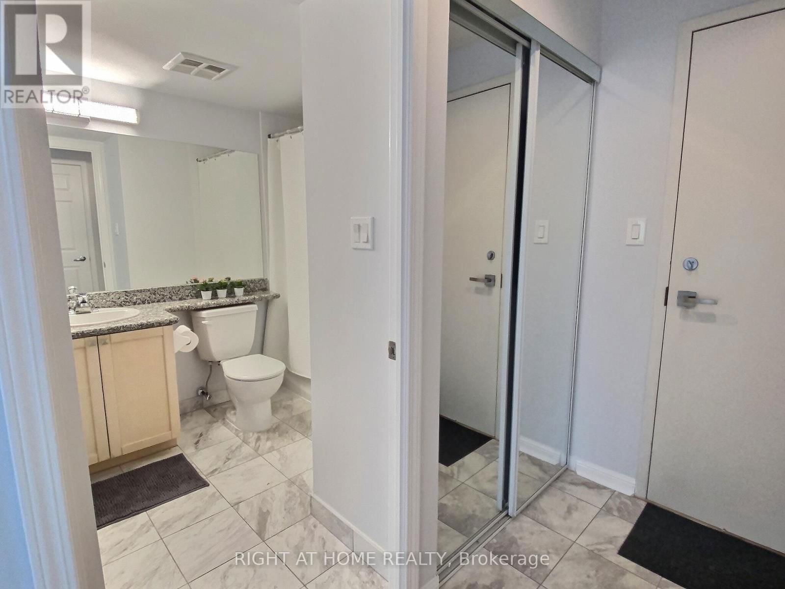 2125 - 230 QUEENS QUAY WEST Image 15