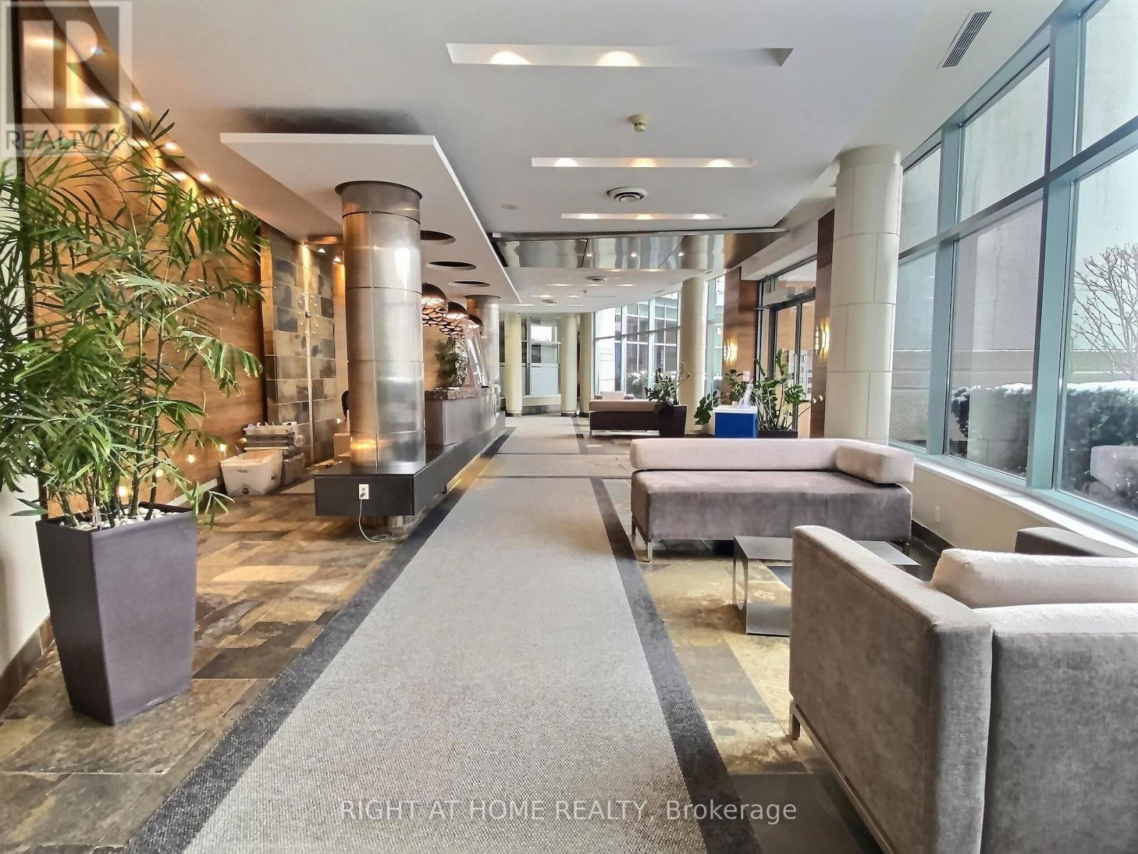 2125 - 230 QUEENS QUAY WEST Image 3