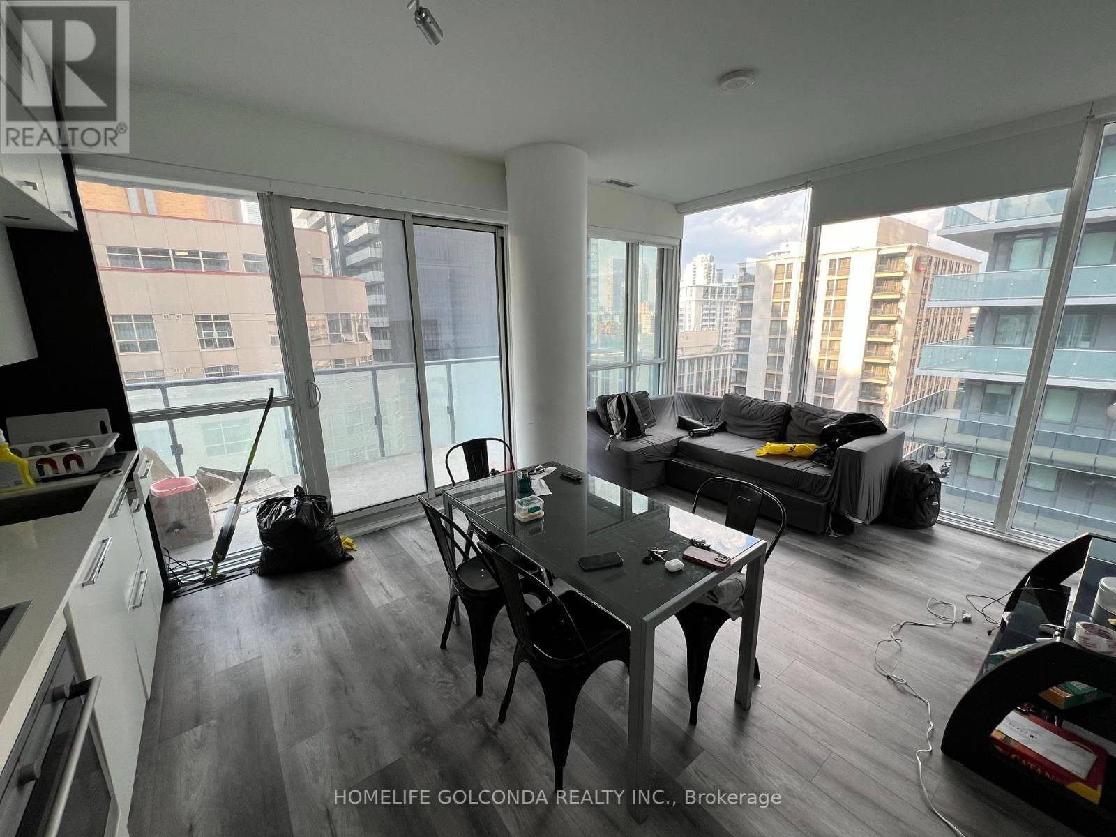 1209 - 15 GRENVILLE STREET Image 2