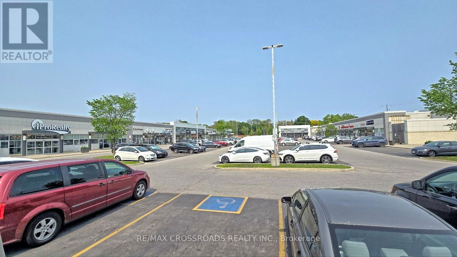 A209 - 16 MALLARD ROAD Image 3