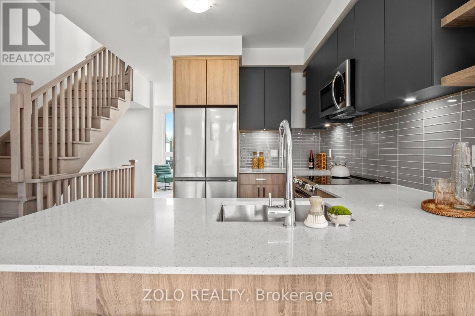 30 DEEP ROOTS TERRACE Image 15