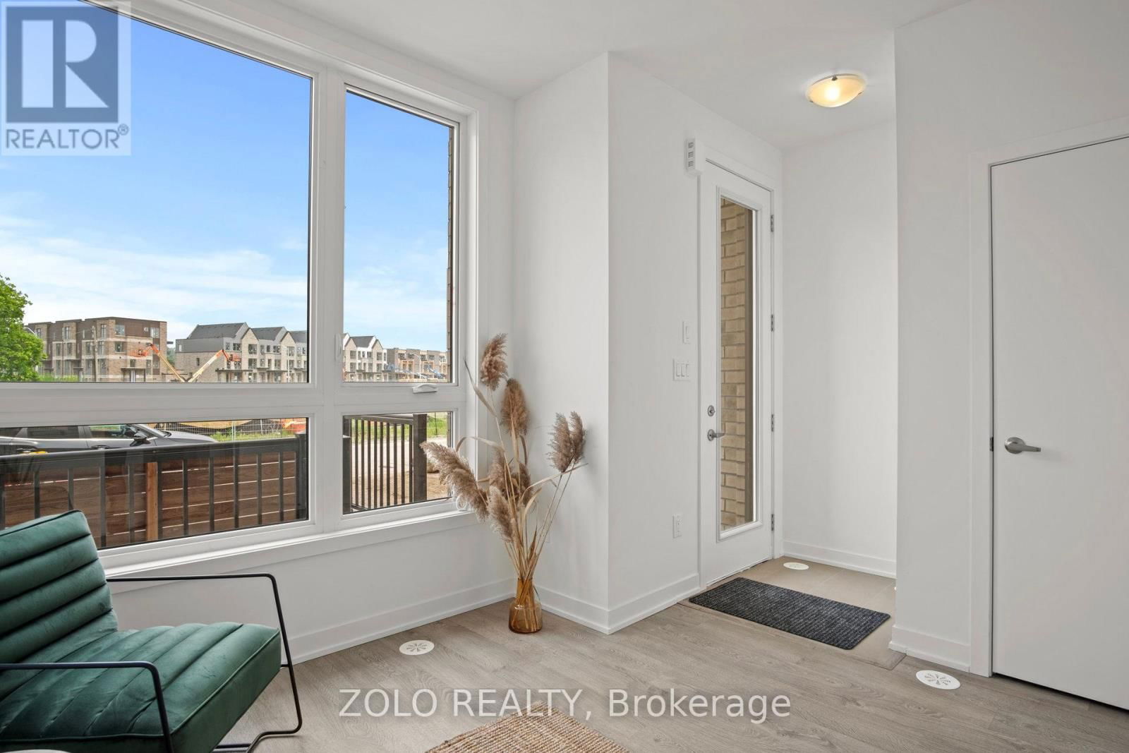 30 DEEP ROOTS TERRACE Image 16