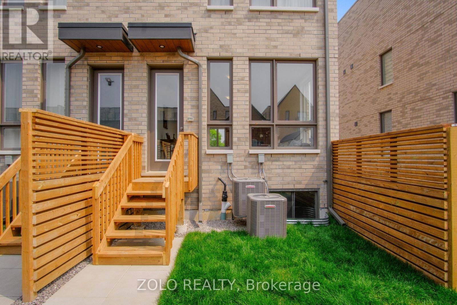 30 DEEP ROOTS TERRACE Image 40