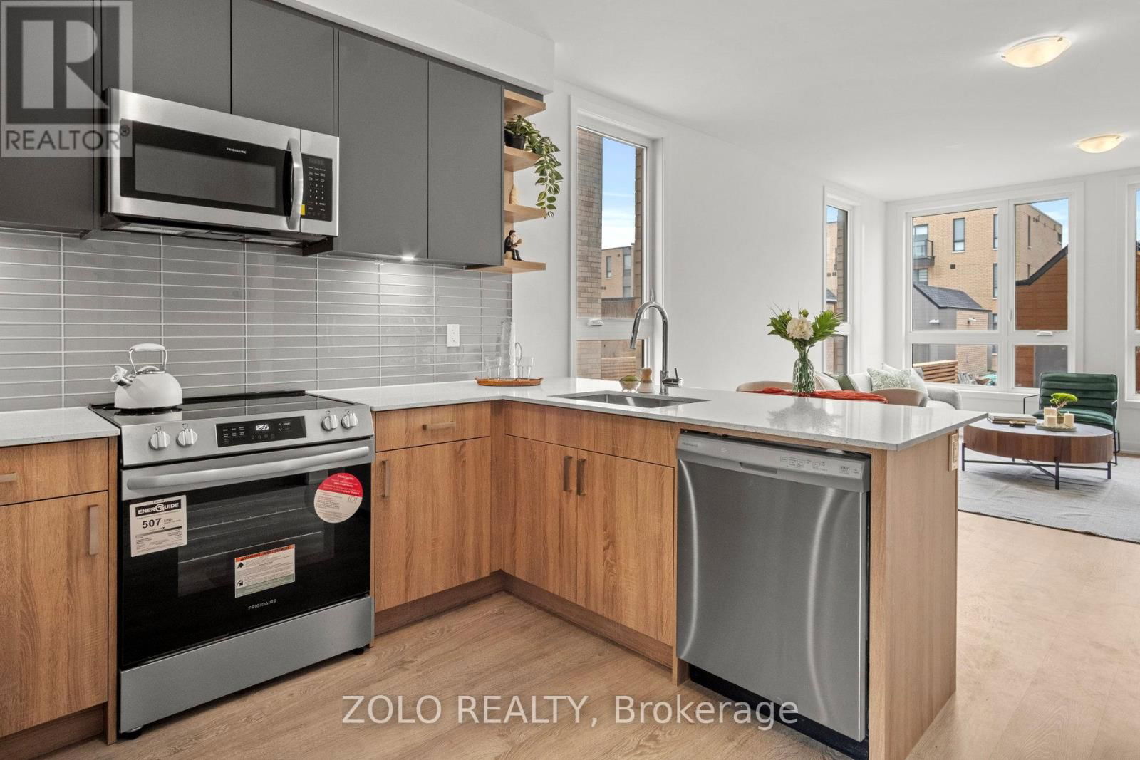 30 DEEP ROOTS TERRACE Image 9