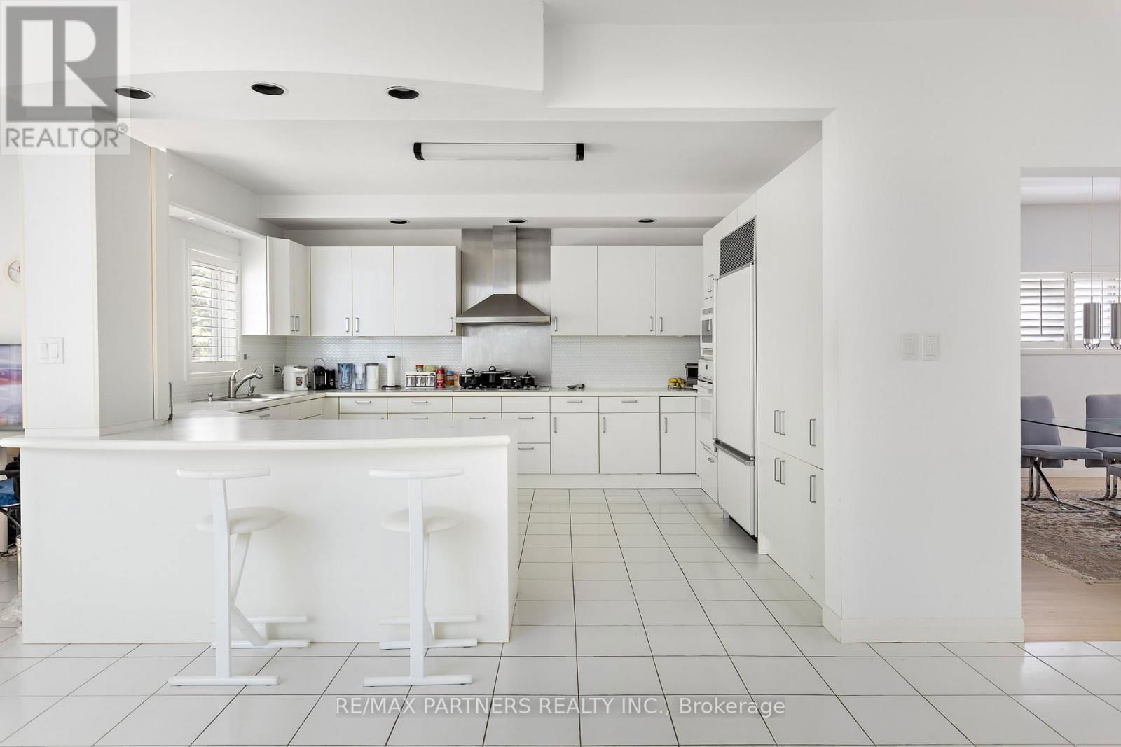 382 PARKVIEW AVENUE Image 10