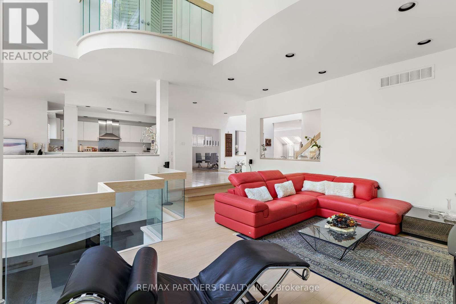 382 PARKVIEW AVENUE Image 13