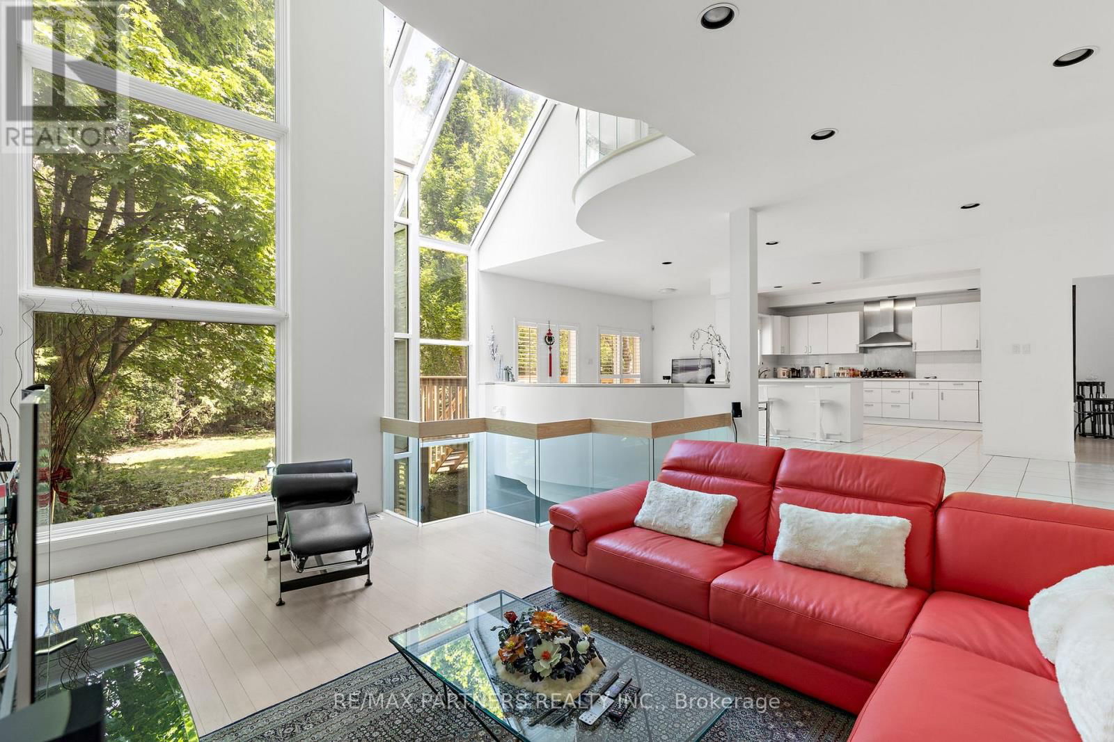 382 PARKVIEW AVENUE Image 14