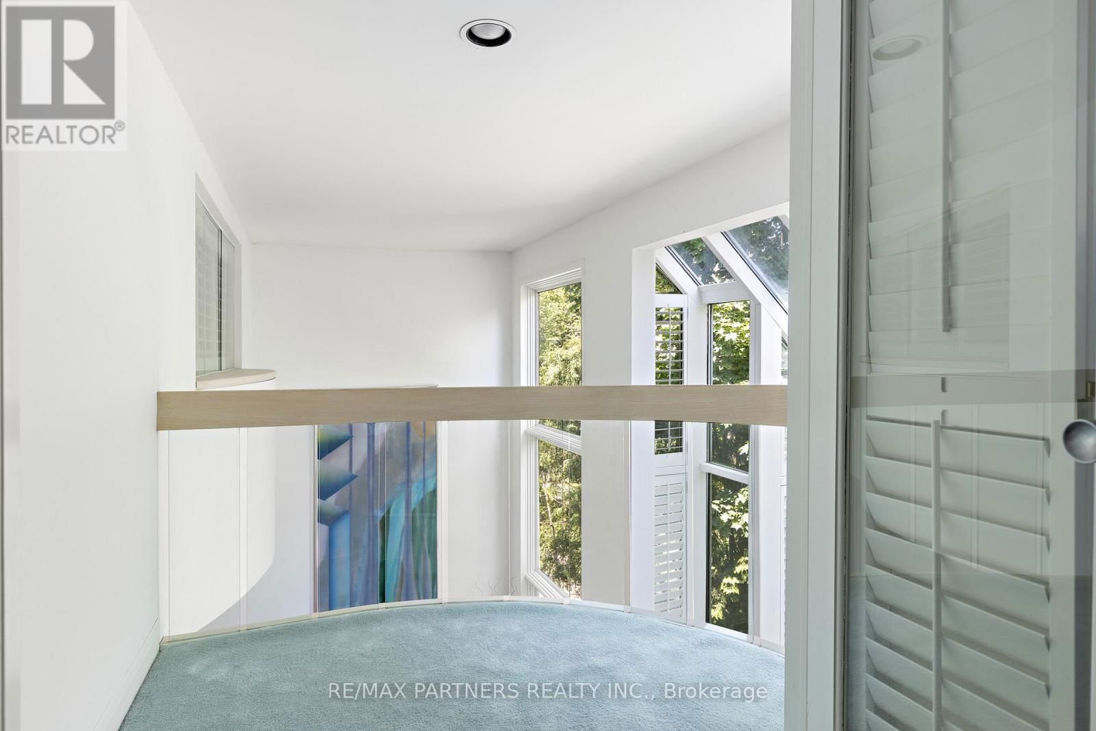 382 PARKVIEW AVENUE Image 22
