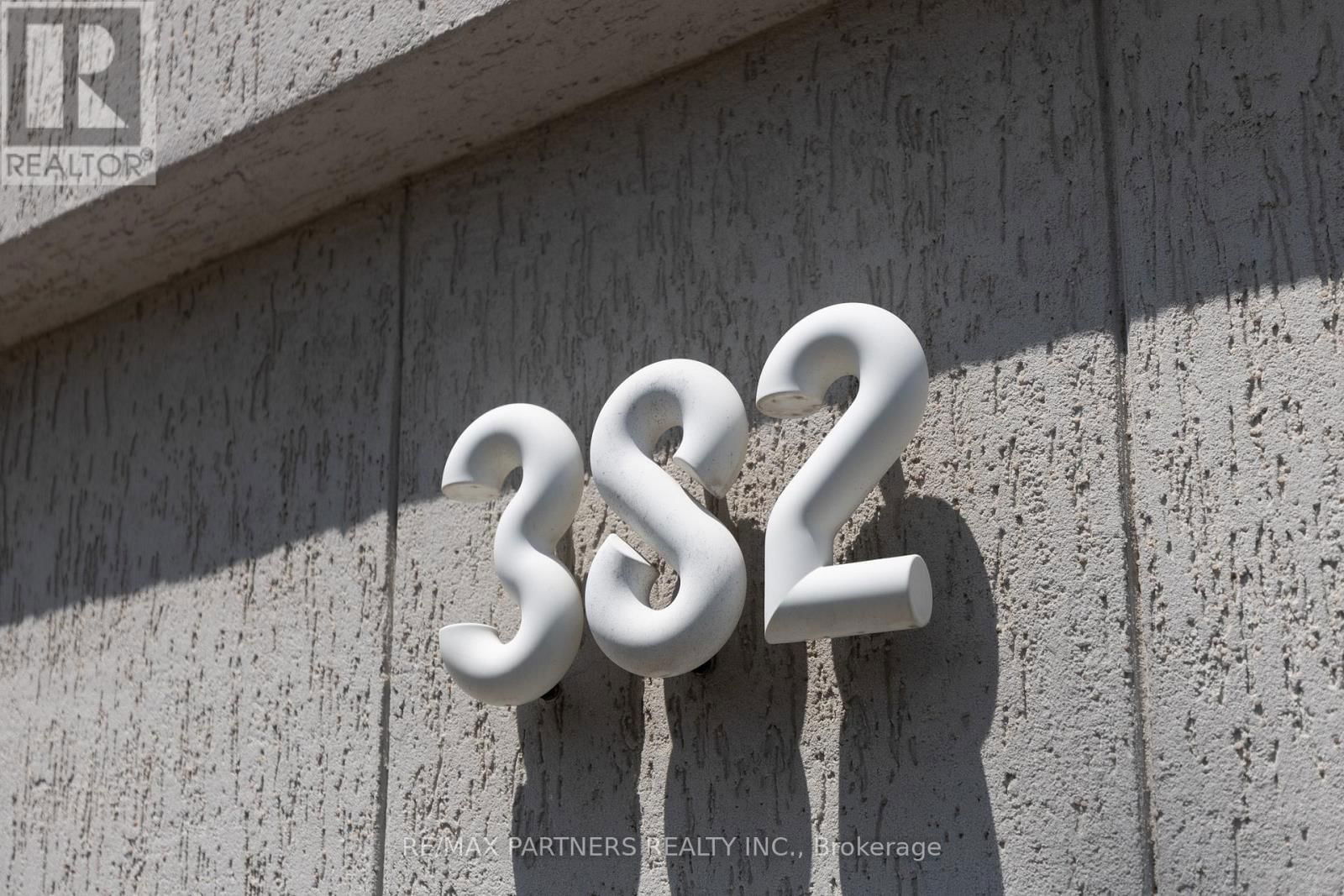 382 PARKVIEW AVENUE Image 3