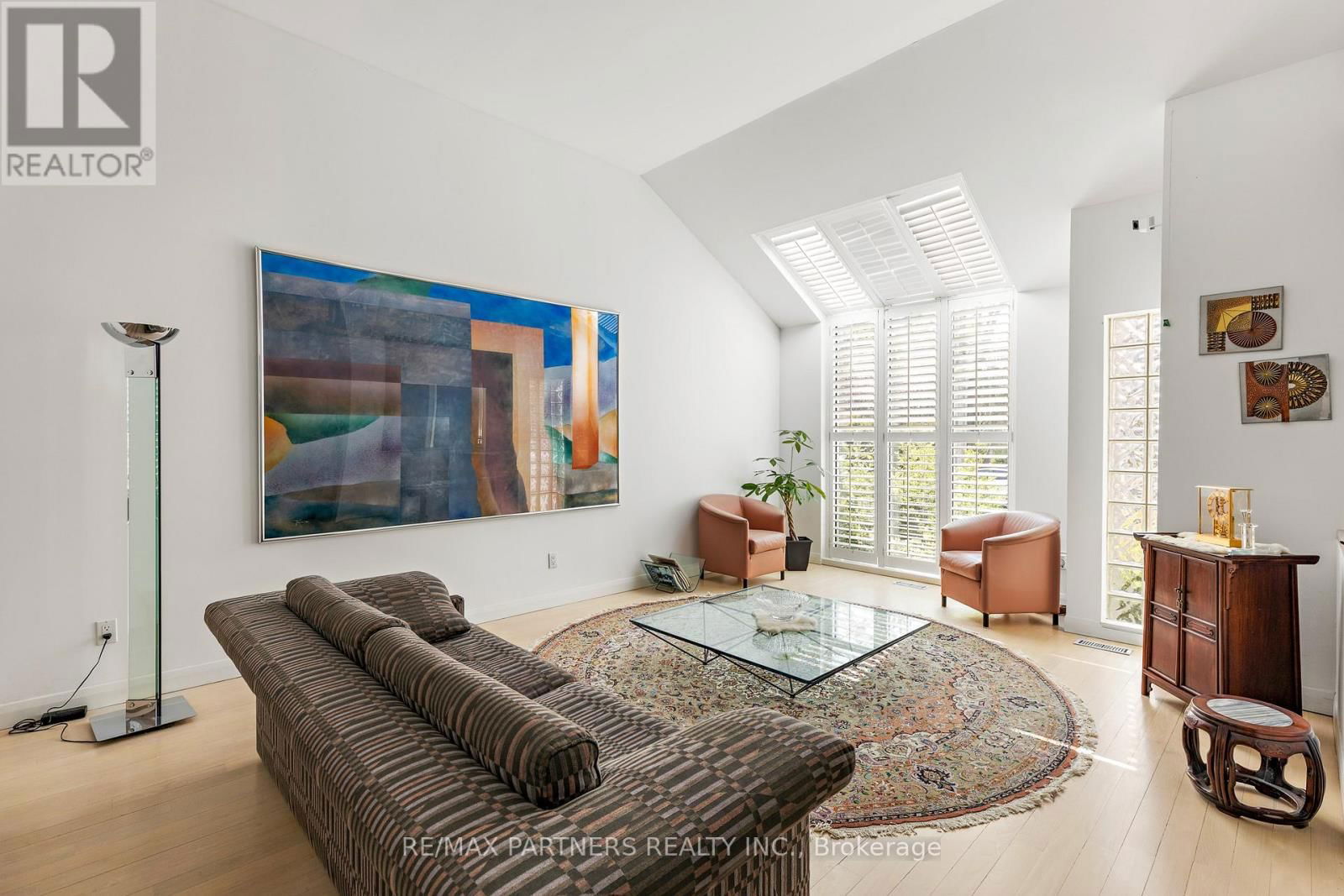 382 PARKVIEW AVENUE Image 7