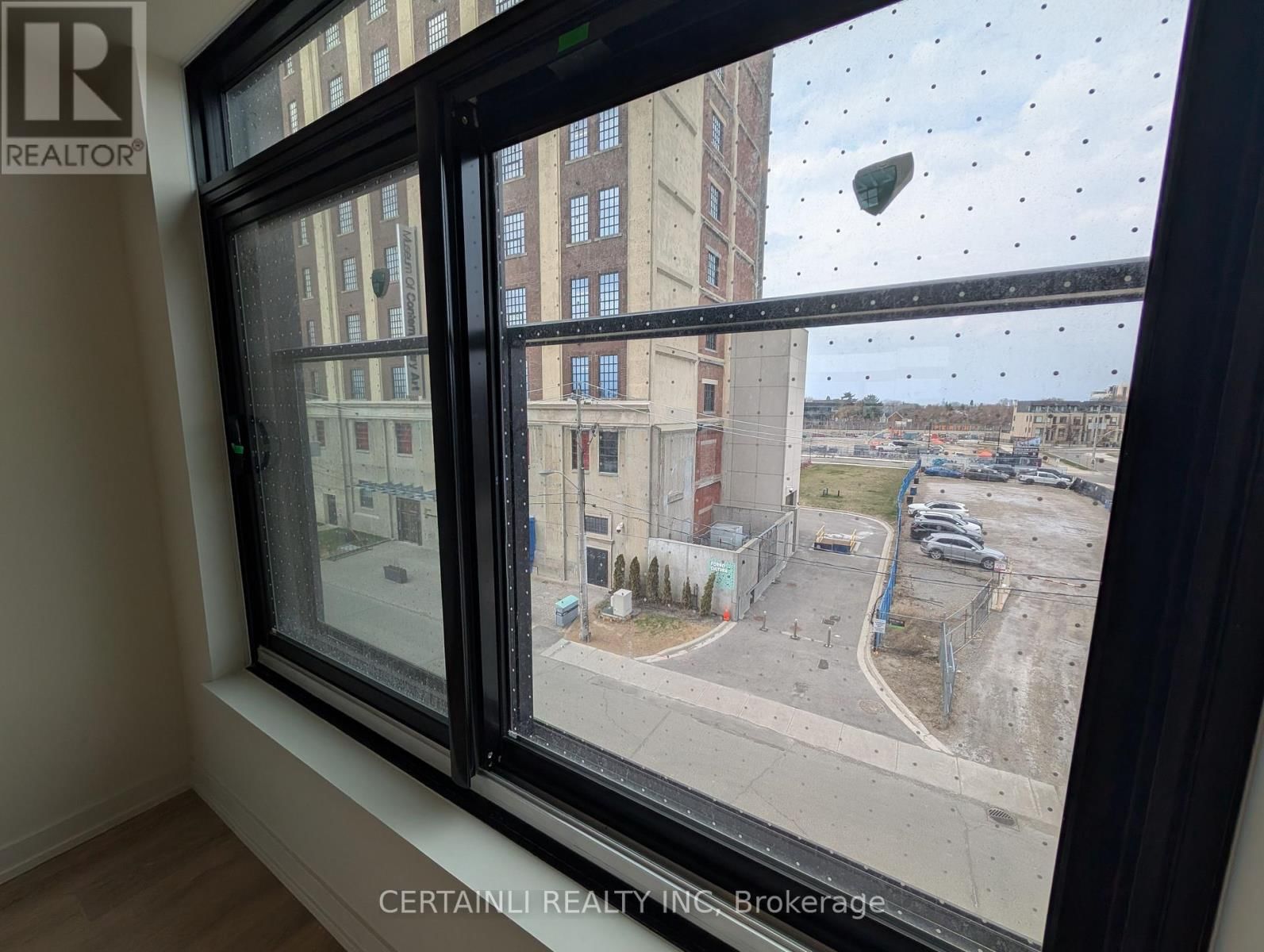 307 - 181 STERLING STREET Image 6