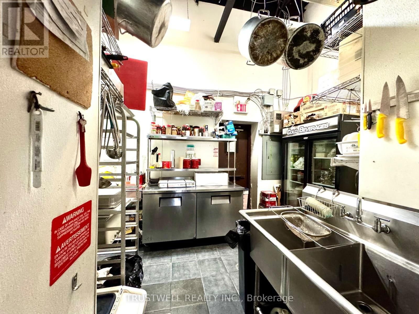 542 CHURCH STREET Image 11