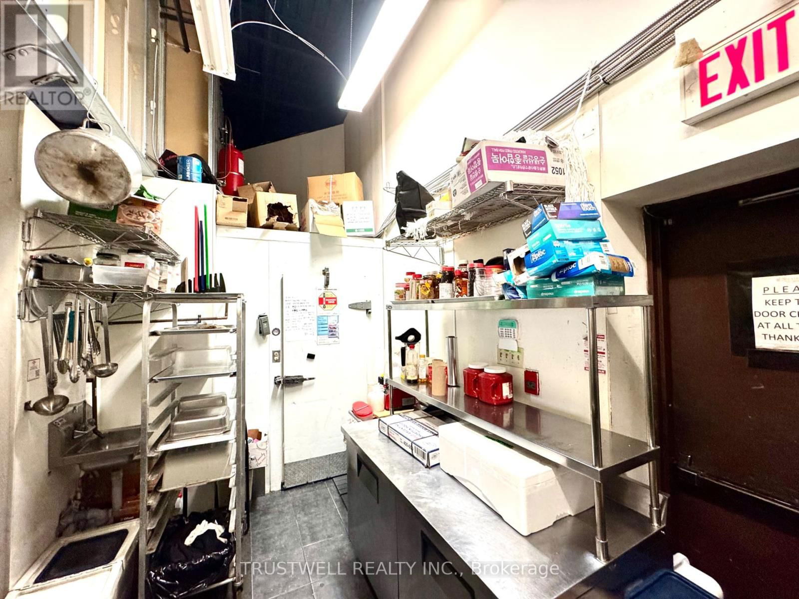 542 CHURCH STREET Image 12