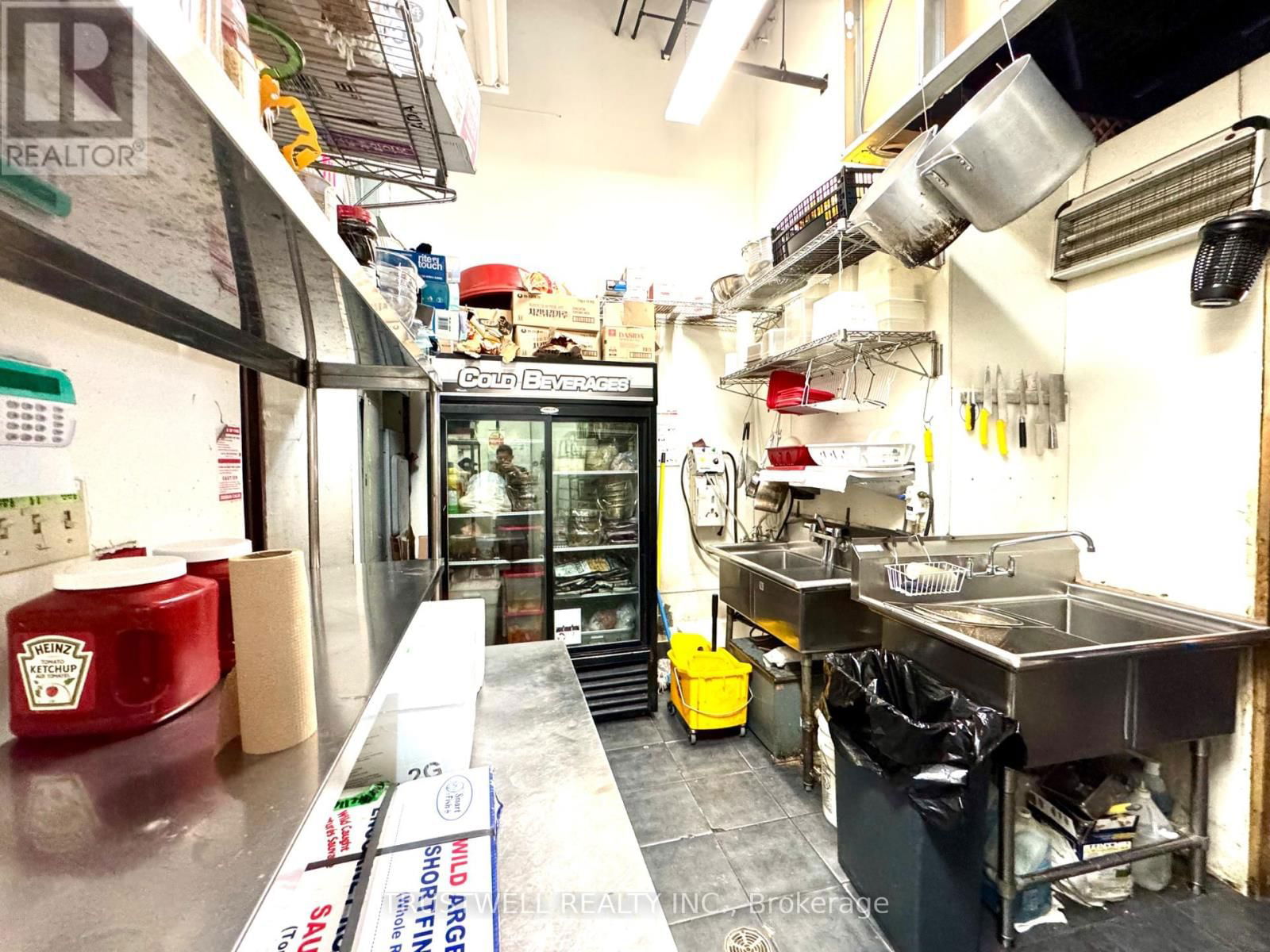 542 CHURCH STREET Image 13