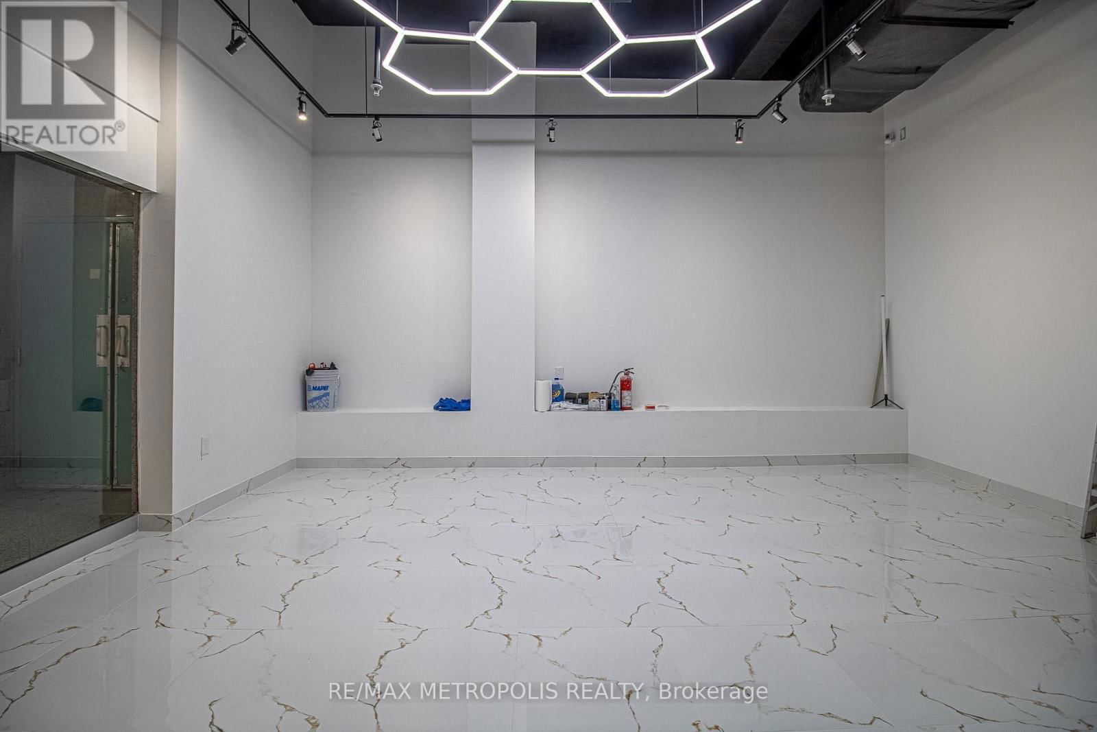 139 - 222 SPADINA AVENUE Image 6
