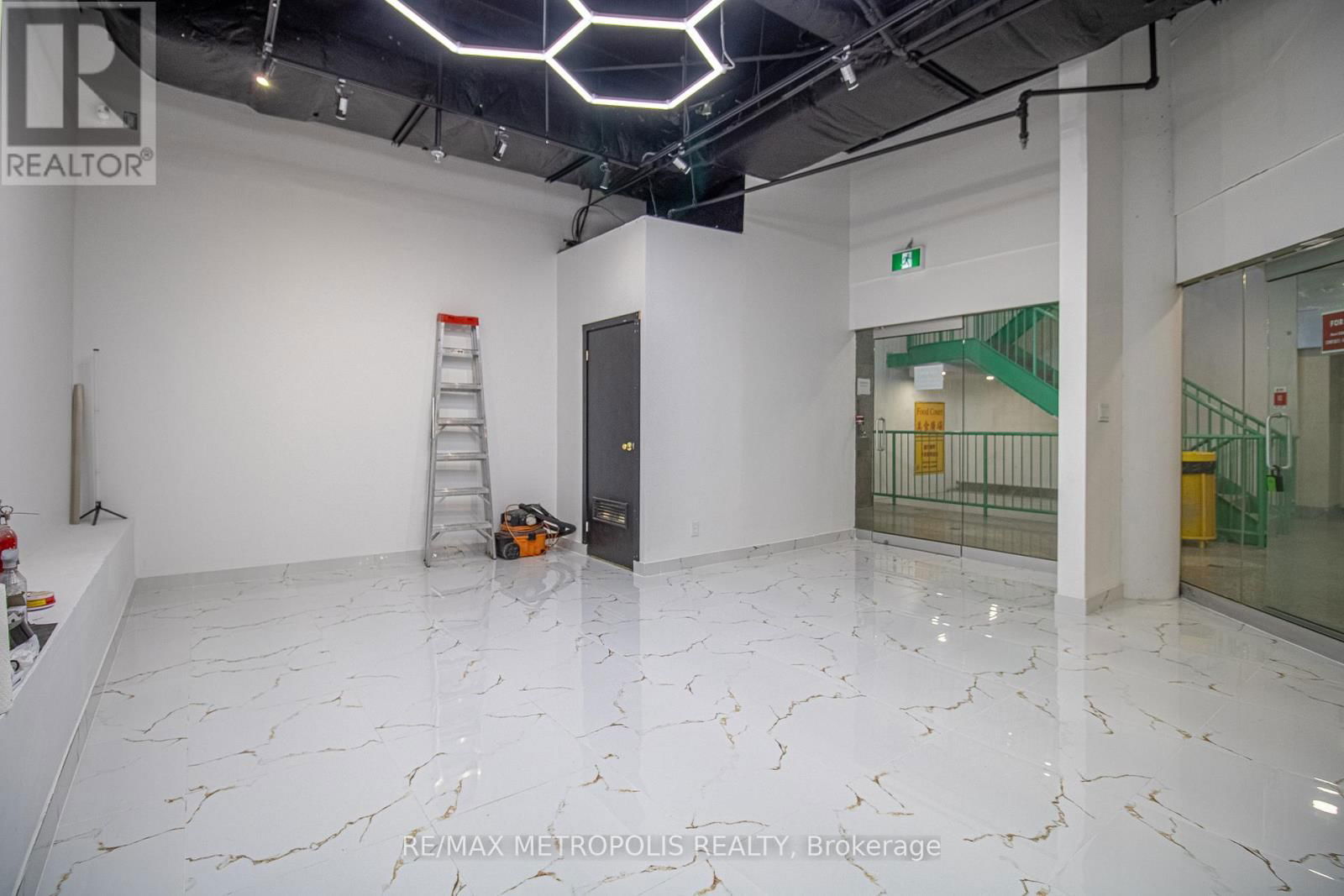 139 - 222 SPADINA AVENUE Image 9