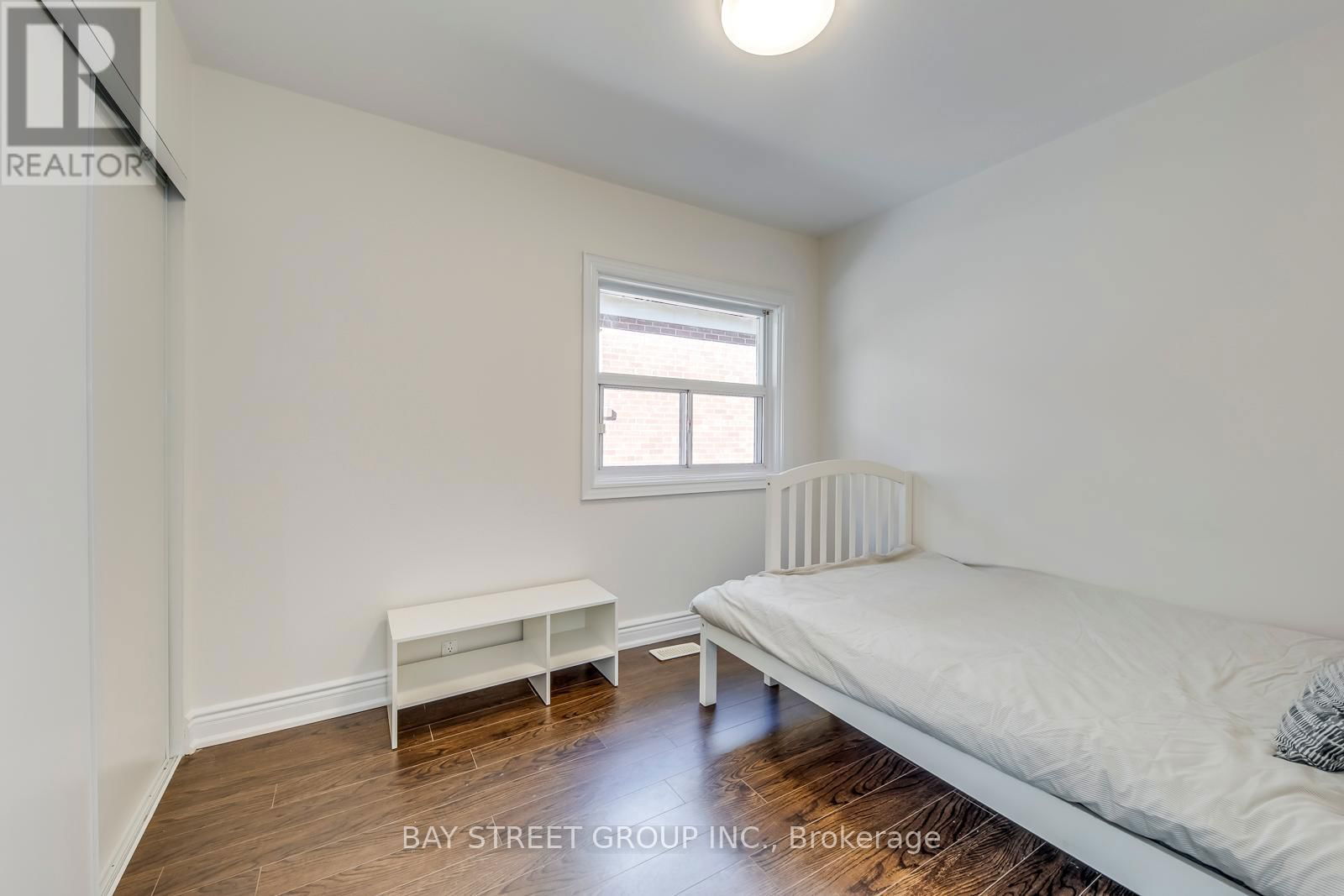 90 AVONDALE AVENUE Image 13