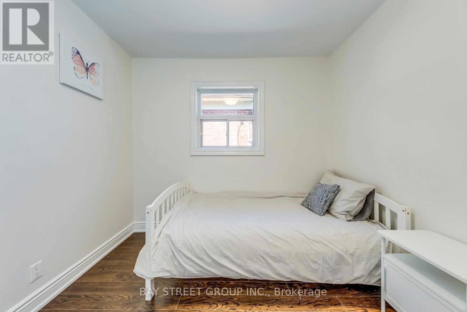90 AVONDALE AVENUE Image 16