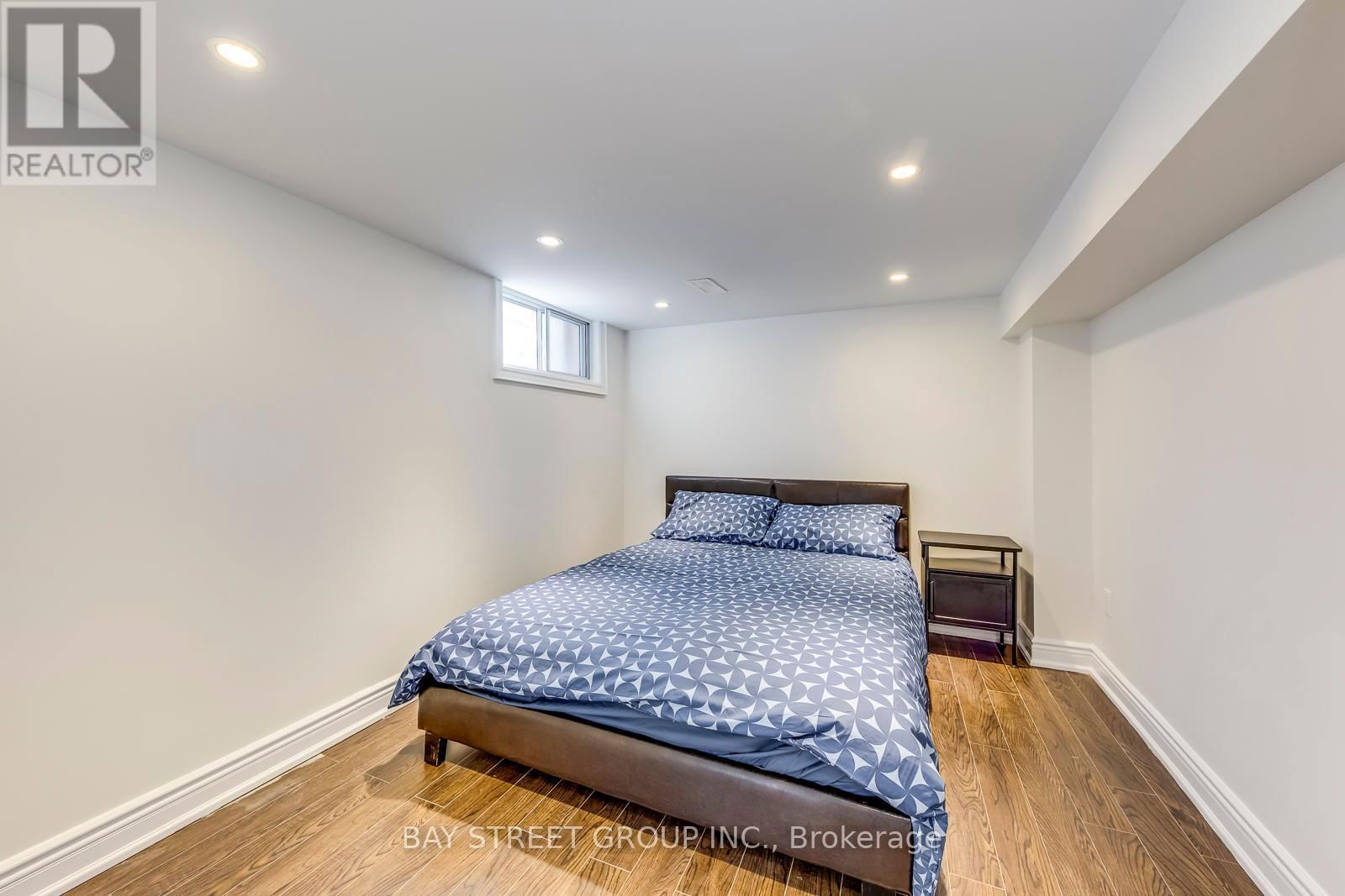 90 AVONDALE AVENUE Image 21