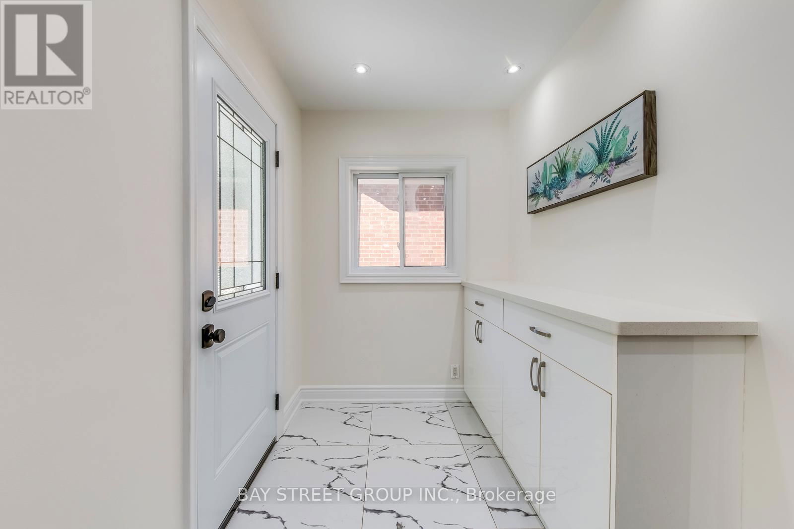 90 AVONDALE AVENUE Image 4