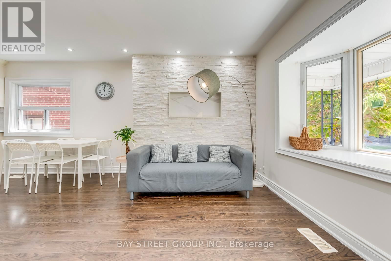 90 AVONDALE AVENUE Image 6